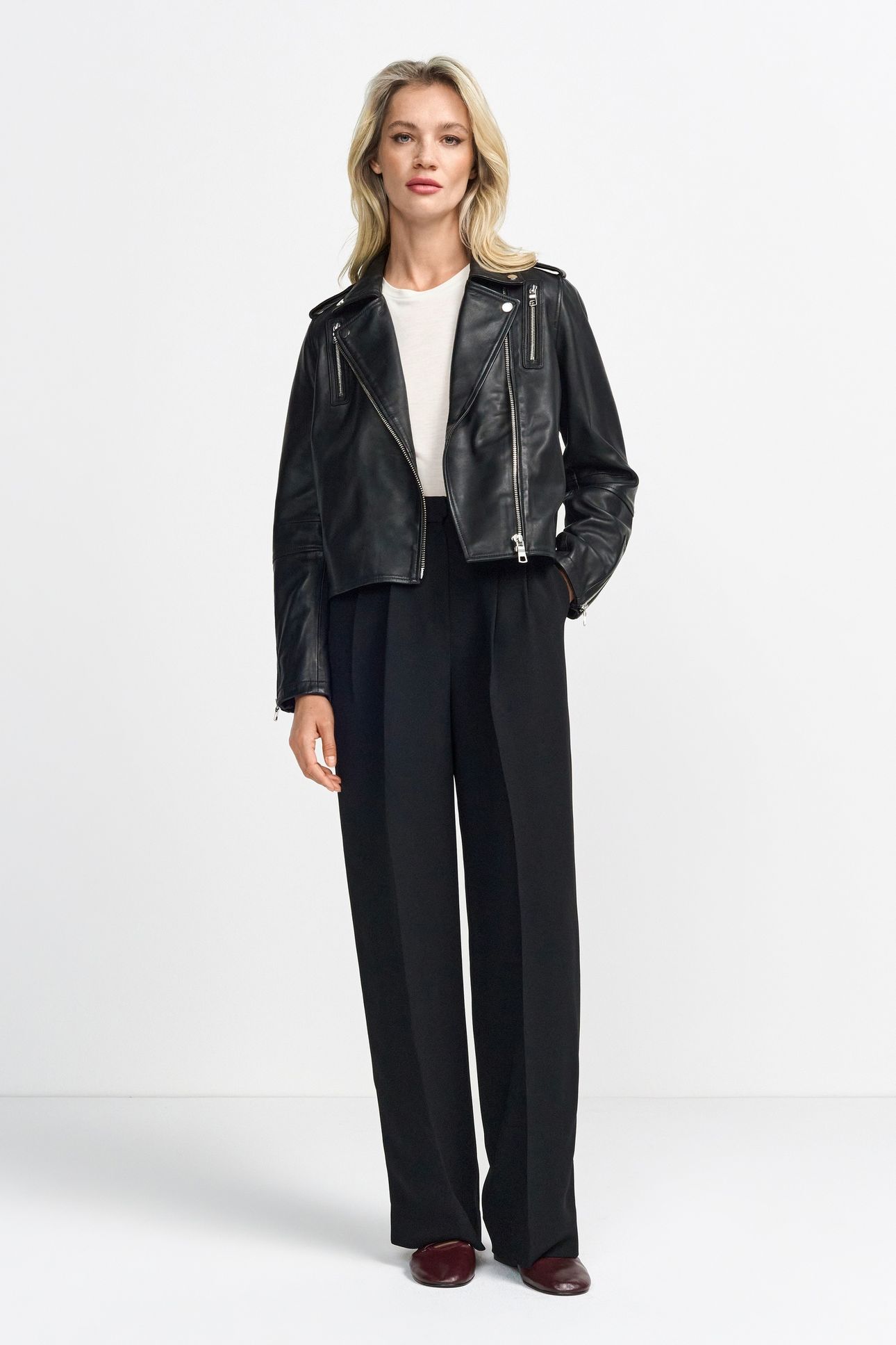 WIDE LEG PLEATED PANTS BLACK 1