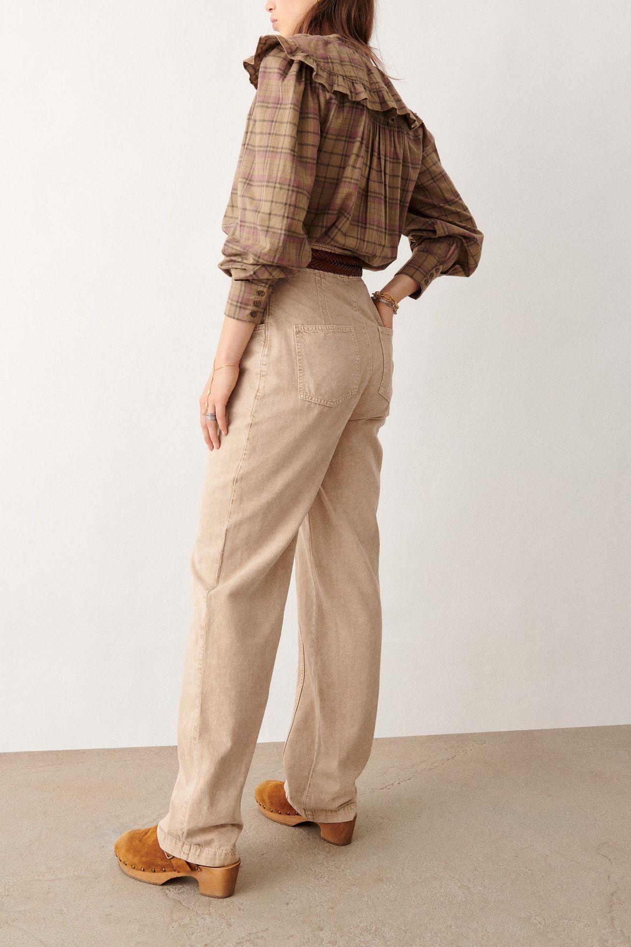 PANTALON DELAN BEIGE 2