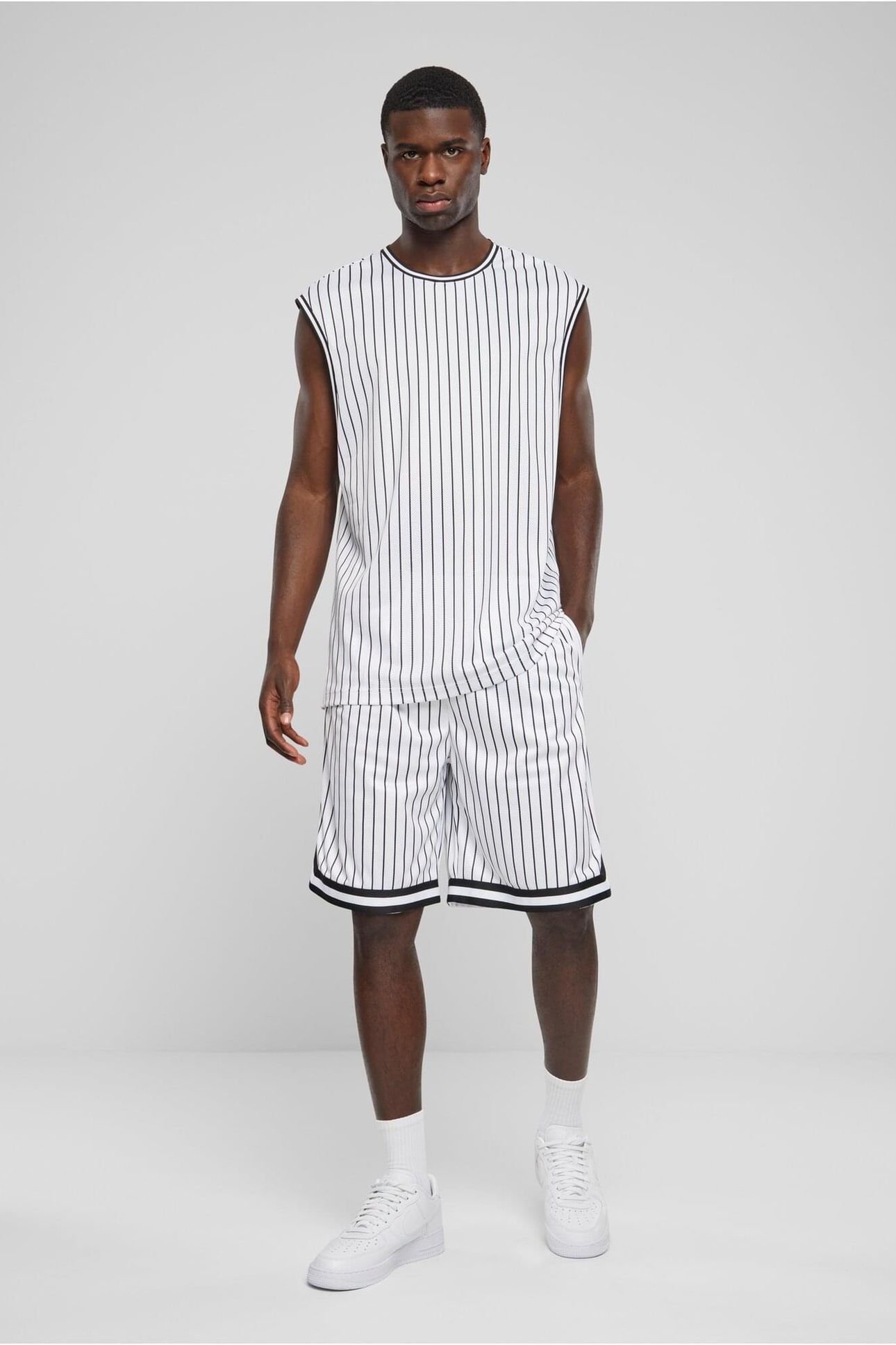 STRIPED MESH SHORTS WHITE/BLACK 1
