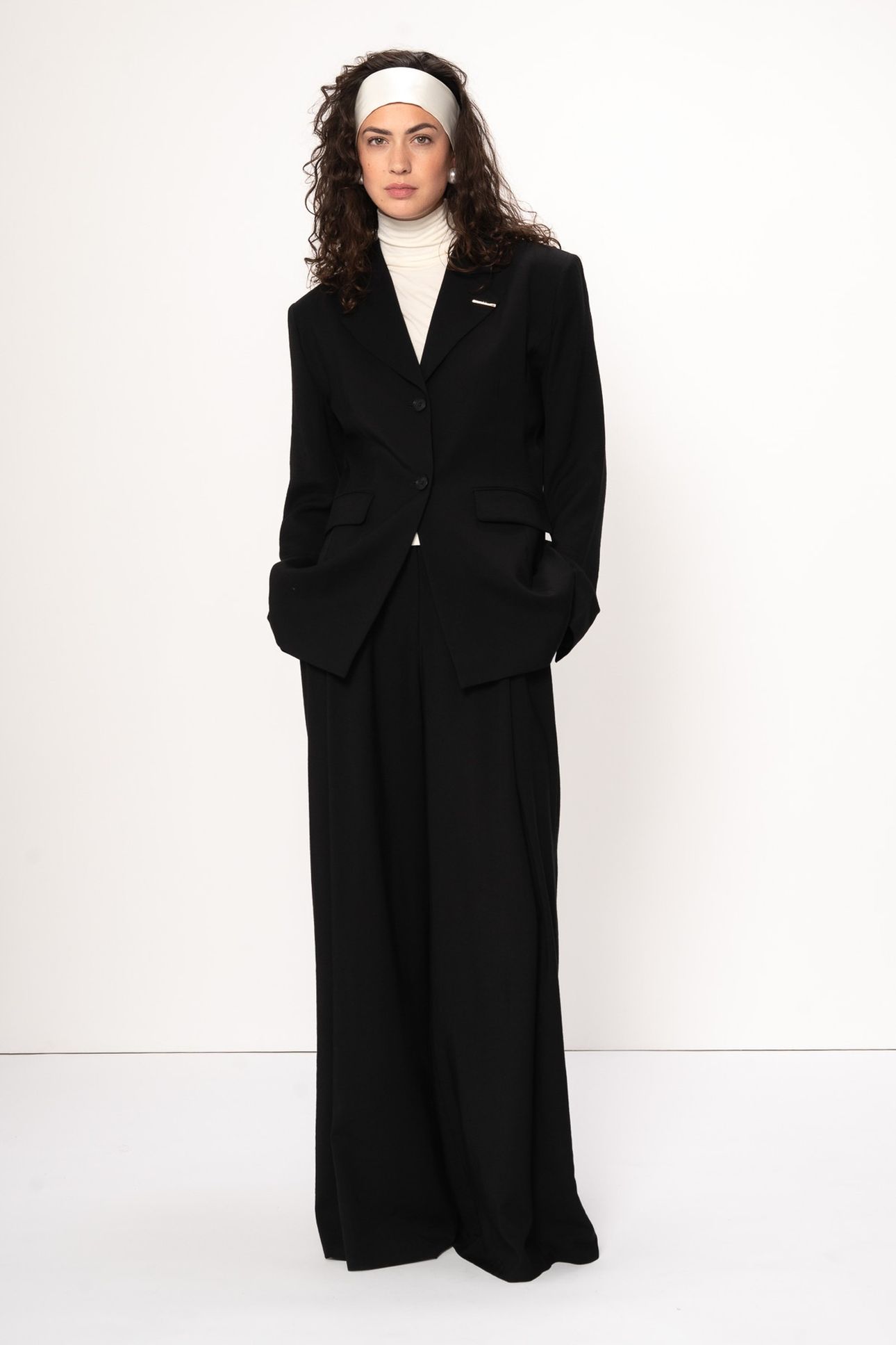 NOE BLAZER BLACK 2