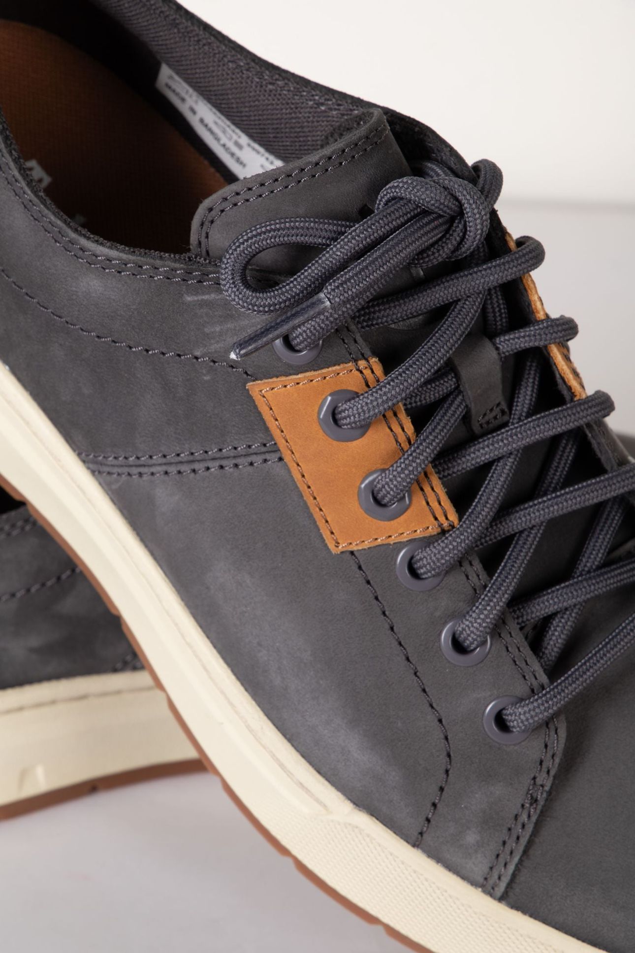 LOW LACE UP SNEAKER DARK GREY 5