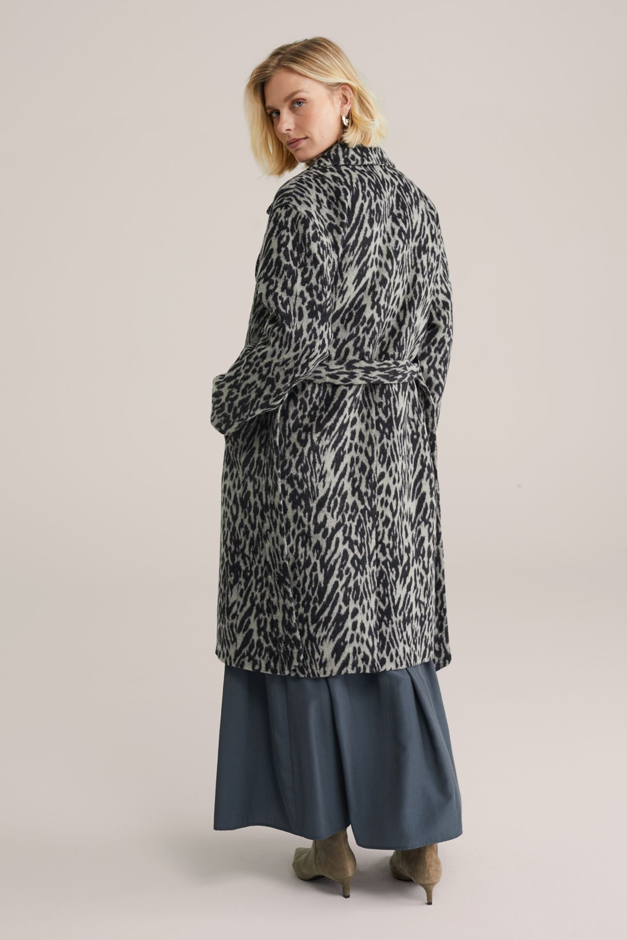 COAT GREY 4