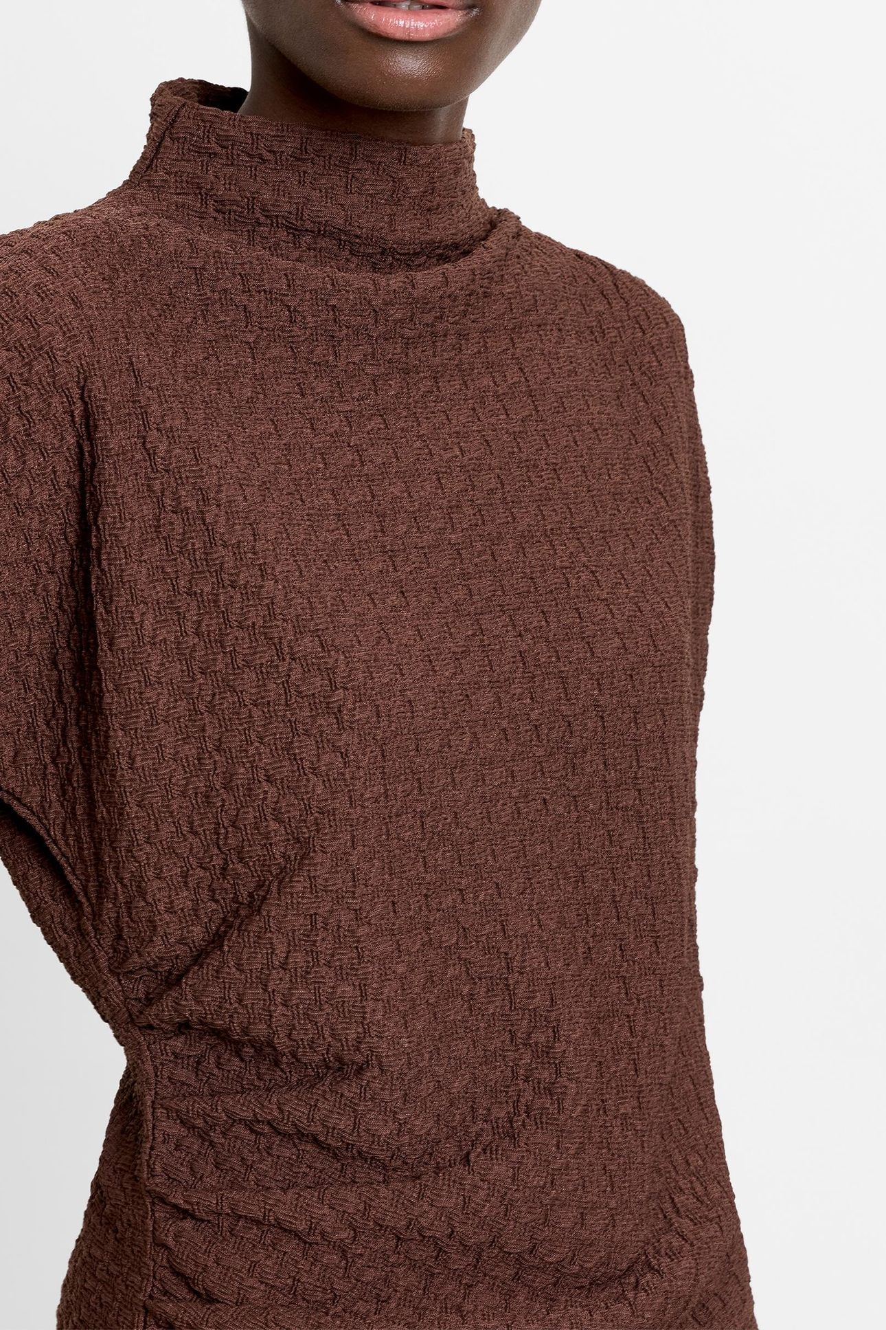TEXTURED SS RUCHED TEE CHOCOLATE BROWN 2