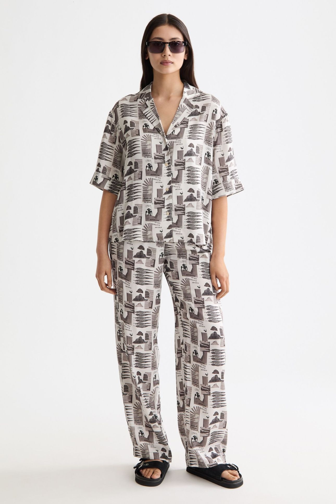GIA - MID RISE WIDE LEG ELASTICATED TROUSERS ART DEPT COLLAG 3