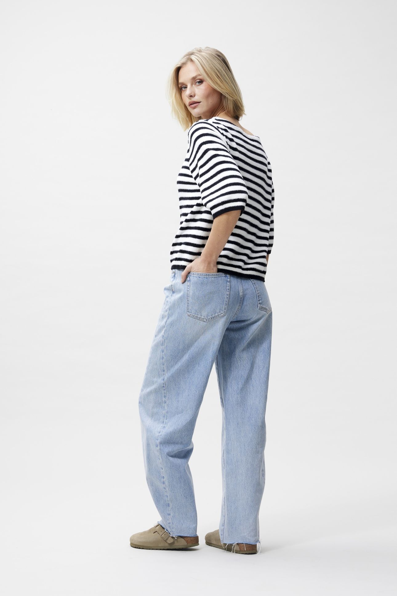 SHORT SLEEVE SOFT STRIPED KNIT BLACK 3