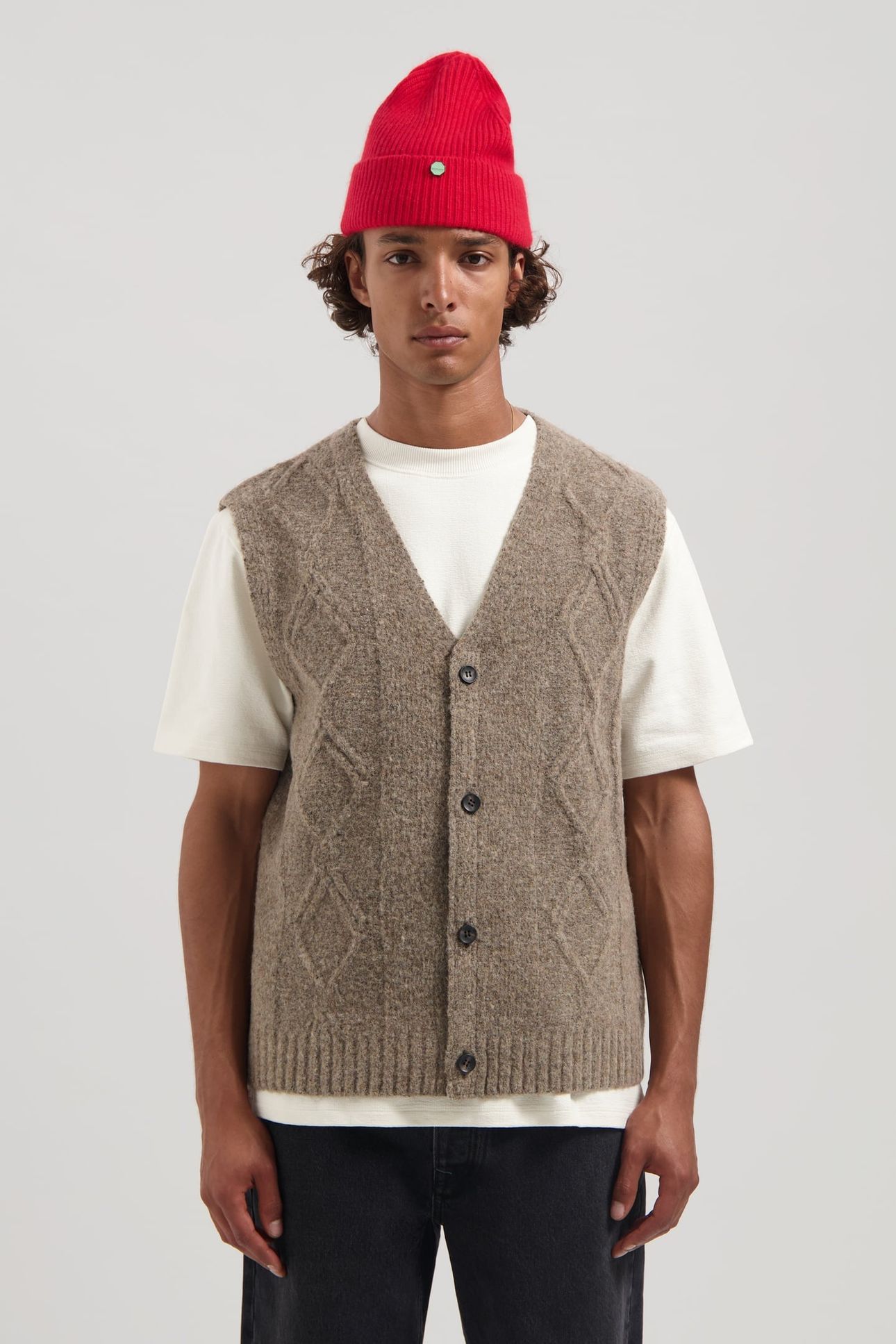 DS_HUGIN SLEEVELESS VEST DK. BROWN 1