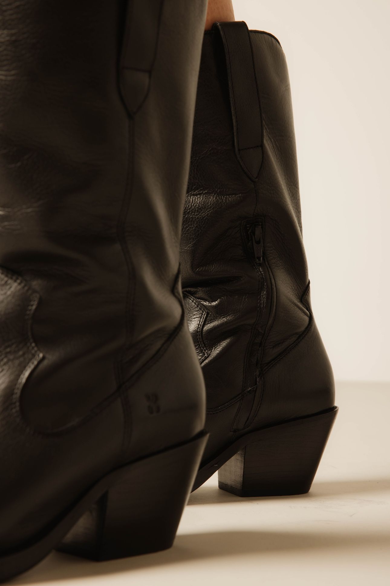 CASSI-DY ANKLE BOOT BLACK 8