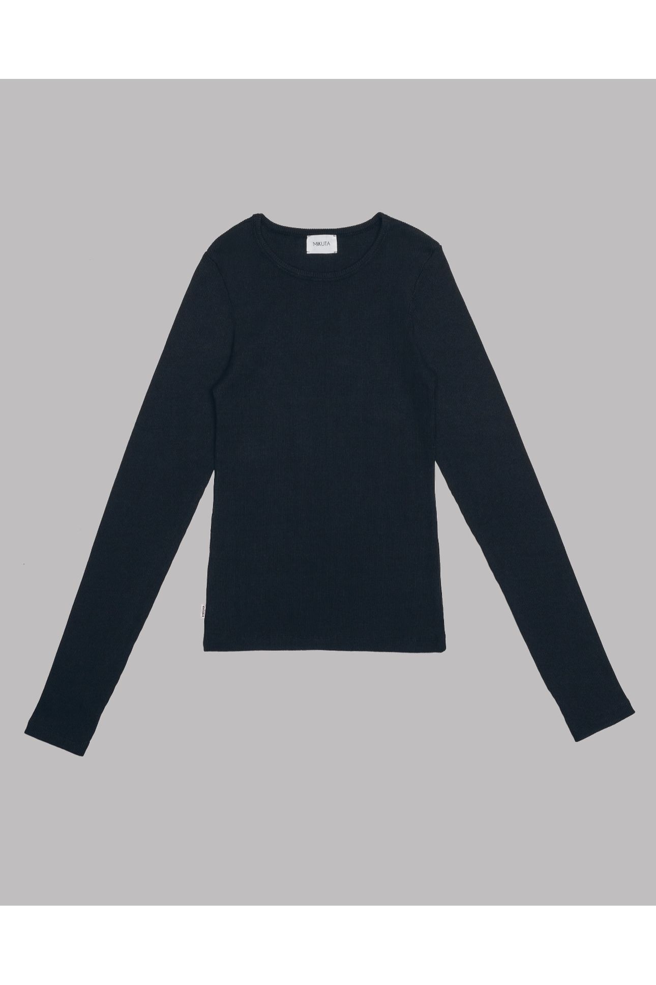 THE BLACK RIBBED LONGSLEEVE 3