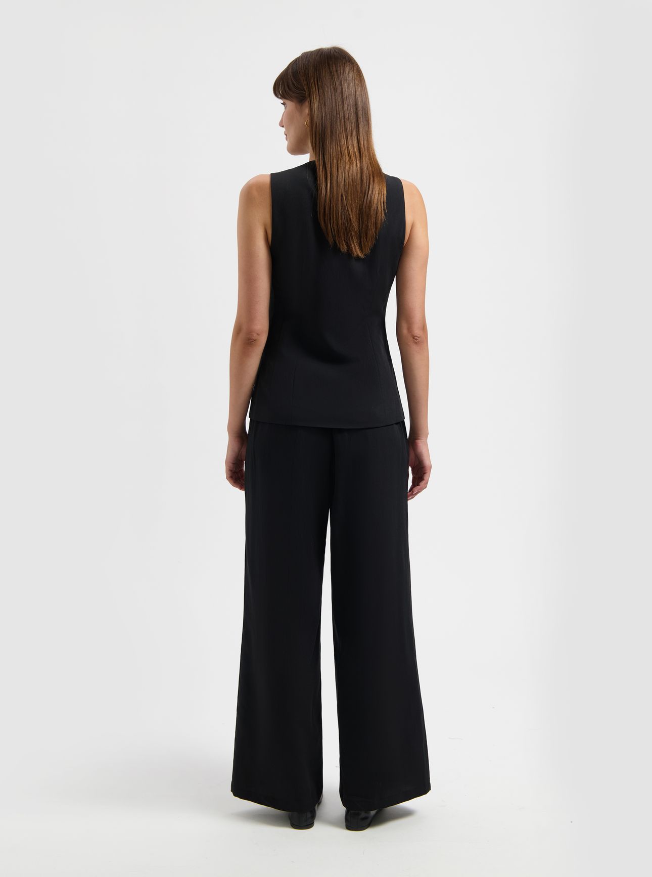 NOUS SOMMES LABELS – TEDDIE GILET BLACK 2