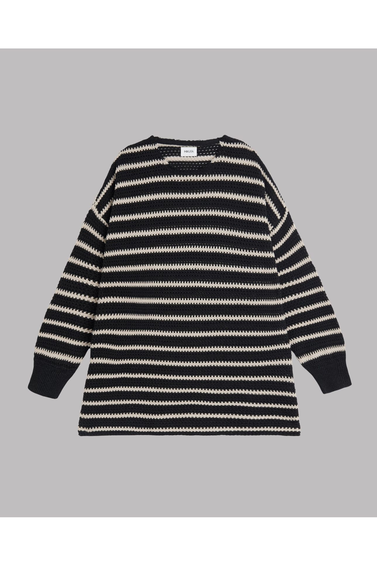 THE STRIPED LONG KNITTED SWEATER 2