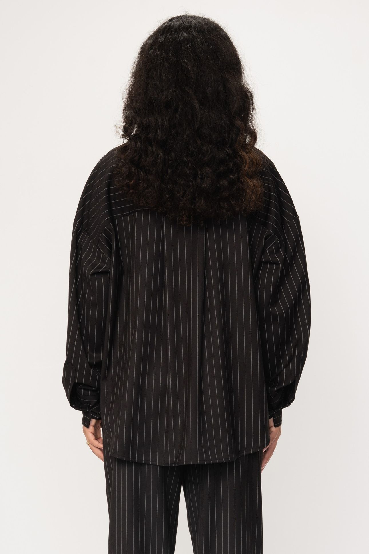THUBAN TOP BLACK PINSTRIPE 6