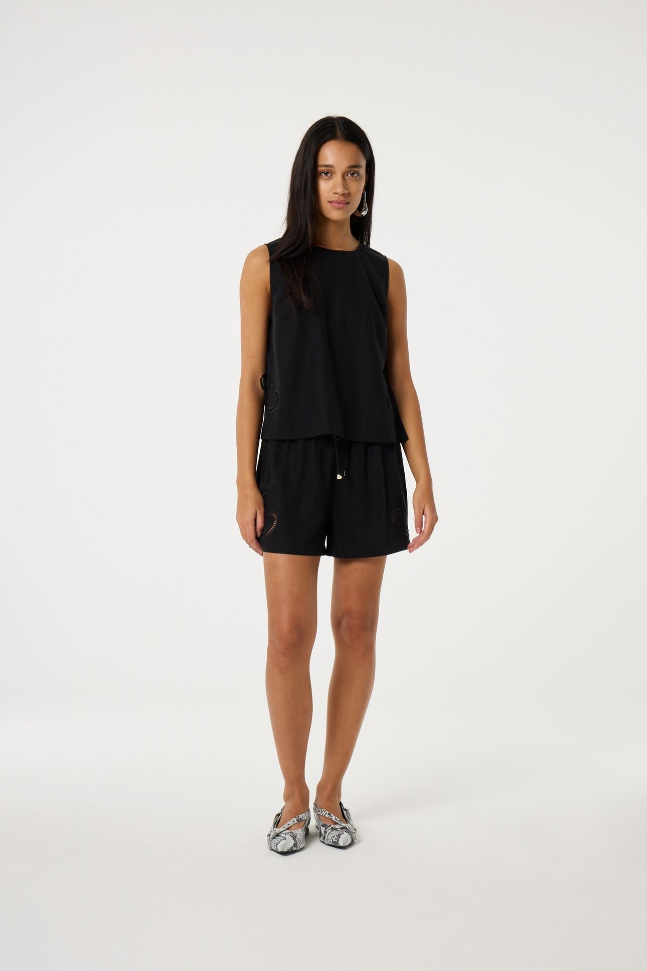 BOY SHORT BLACK 2