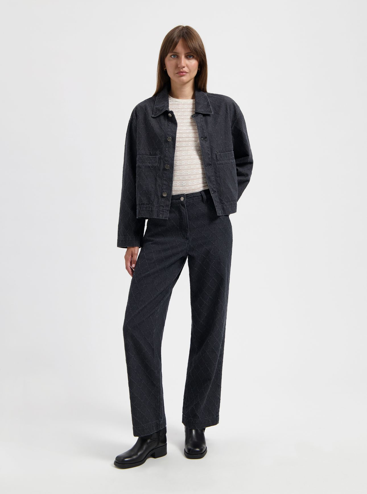 NOUS SOMMES LABELS – TAMMIE DENIM JACKET BLACK 2