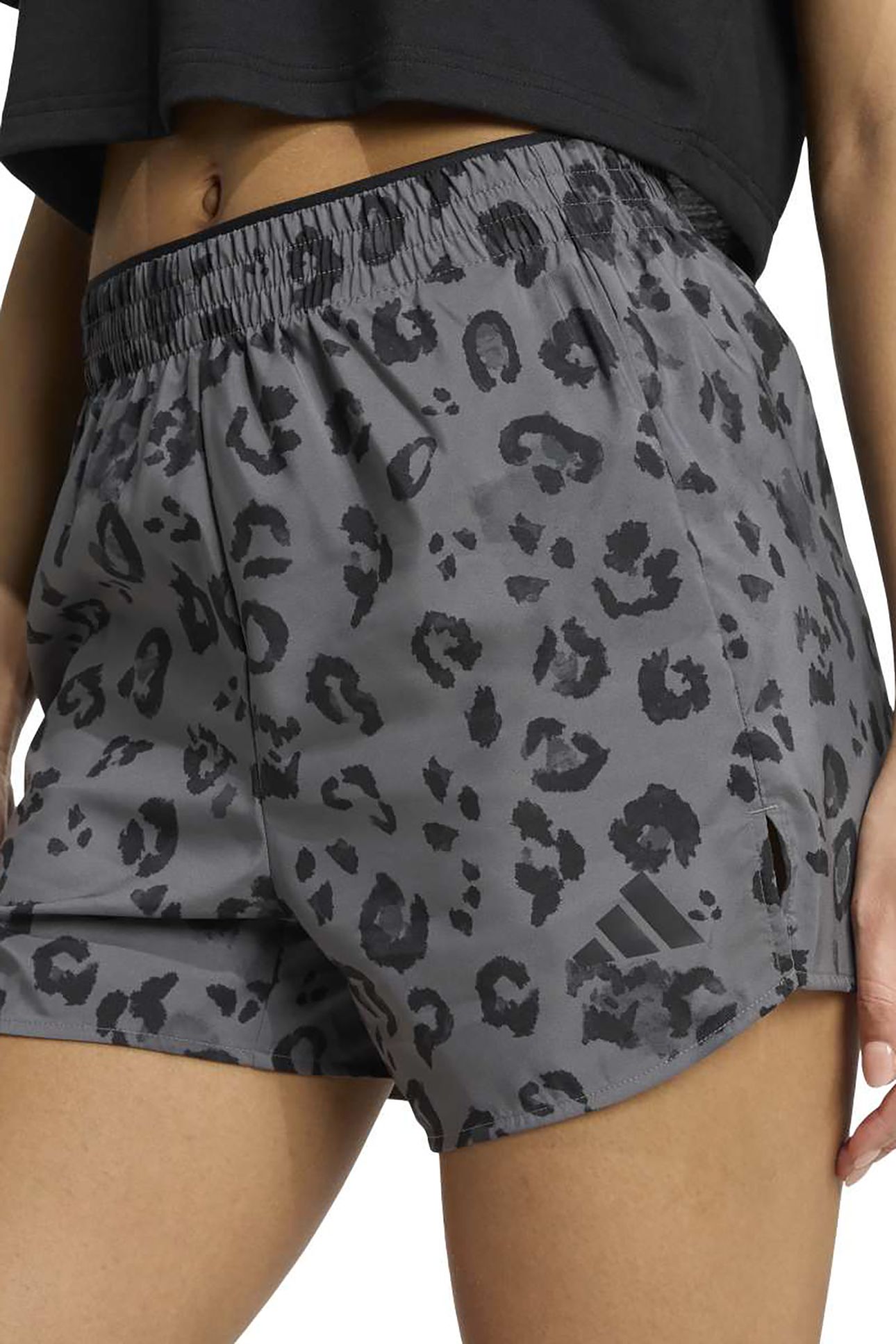 PERFORMANCE WORKOUT ESSENTIALS WOVEN SHORT PRINT GREY FIVE 5