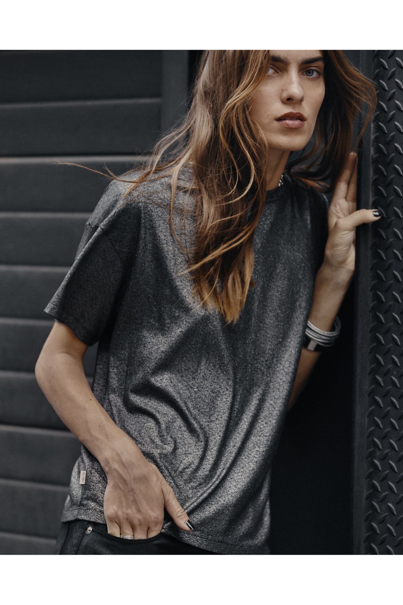 THE DARK GLITTER BASE T-SHIRT 2