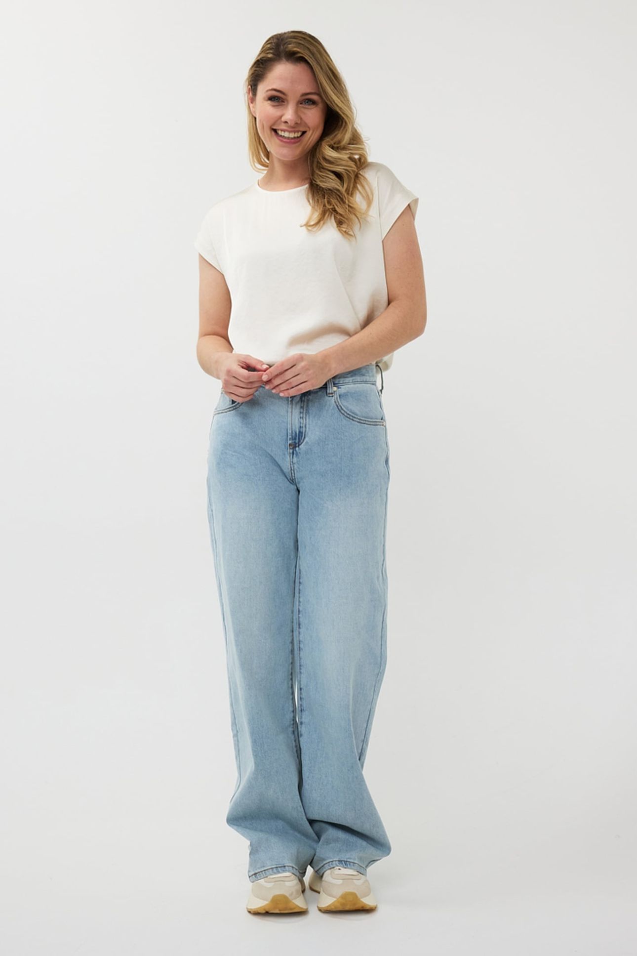 BLOUSE R-NECK SATIN LOOK OFF WHITE 1