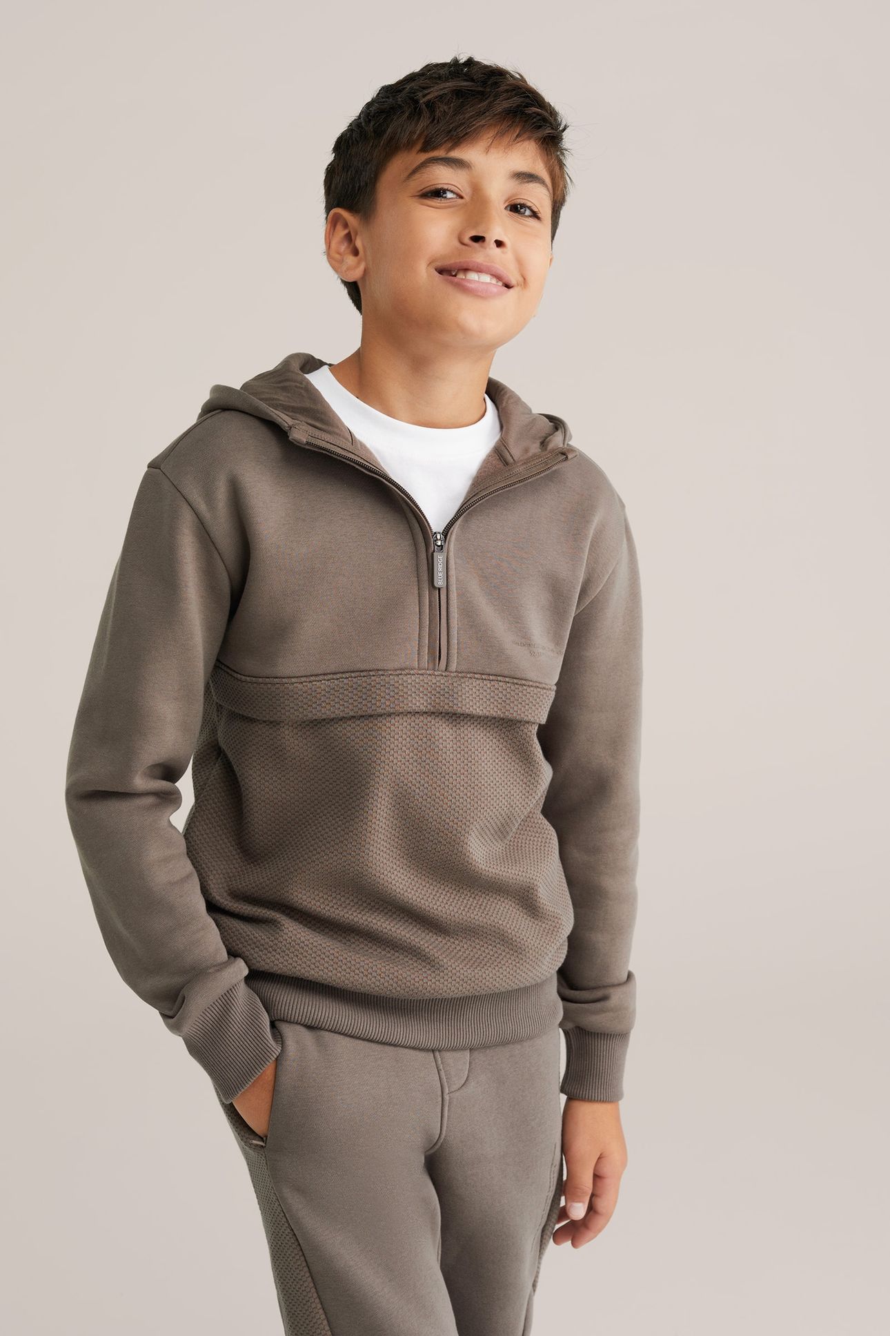 HALFWAY ZIPPER TAUPE 1