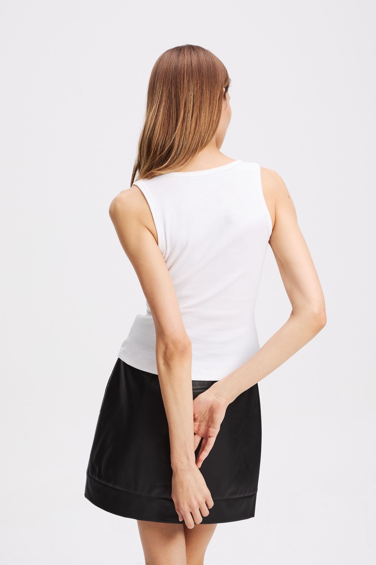 RIBBED V-NECK TANK TOP WHITE 2