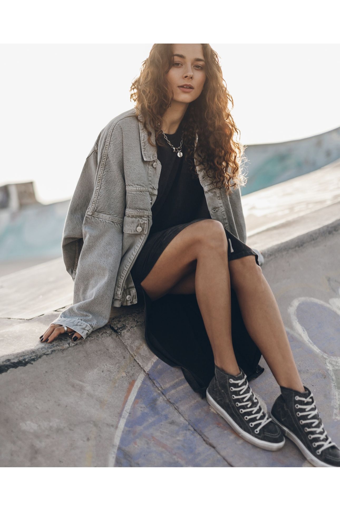 THE DARK CANVAS SNEAKERS 1