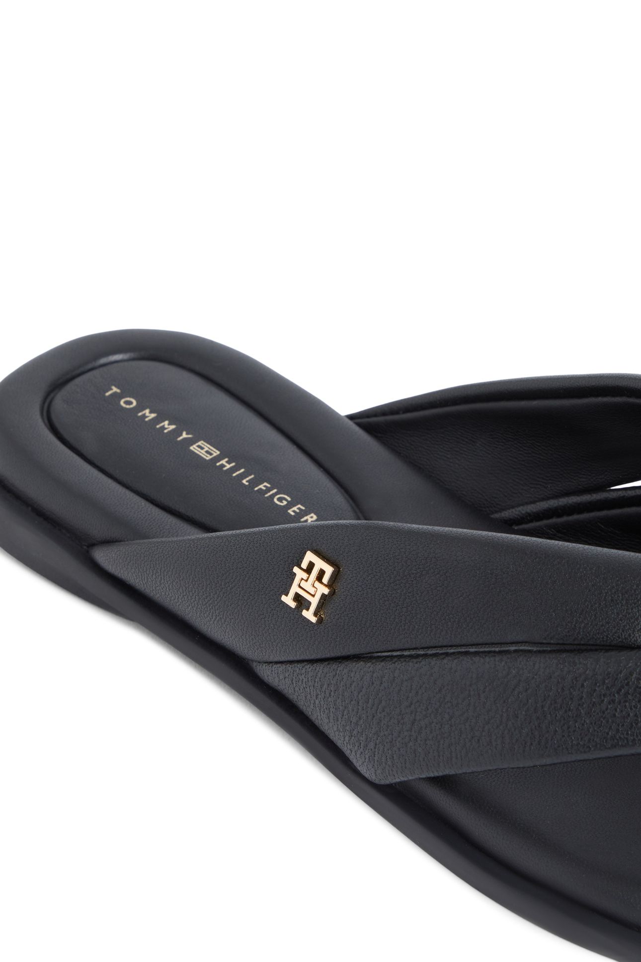 ELEVATED TOE POST FLAT SANDALS BLACK 6