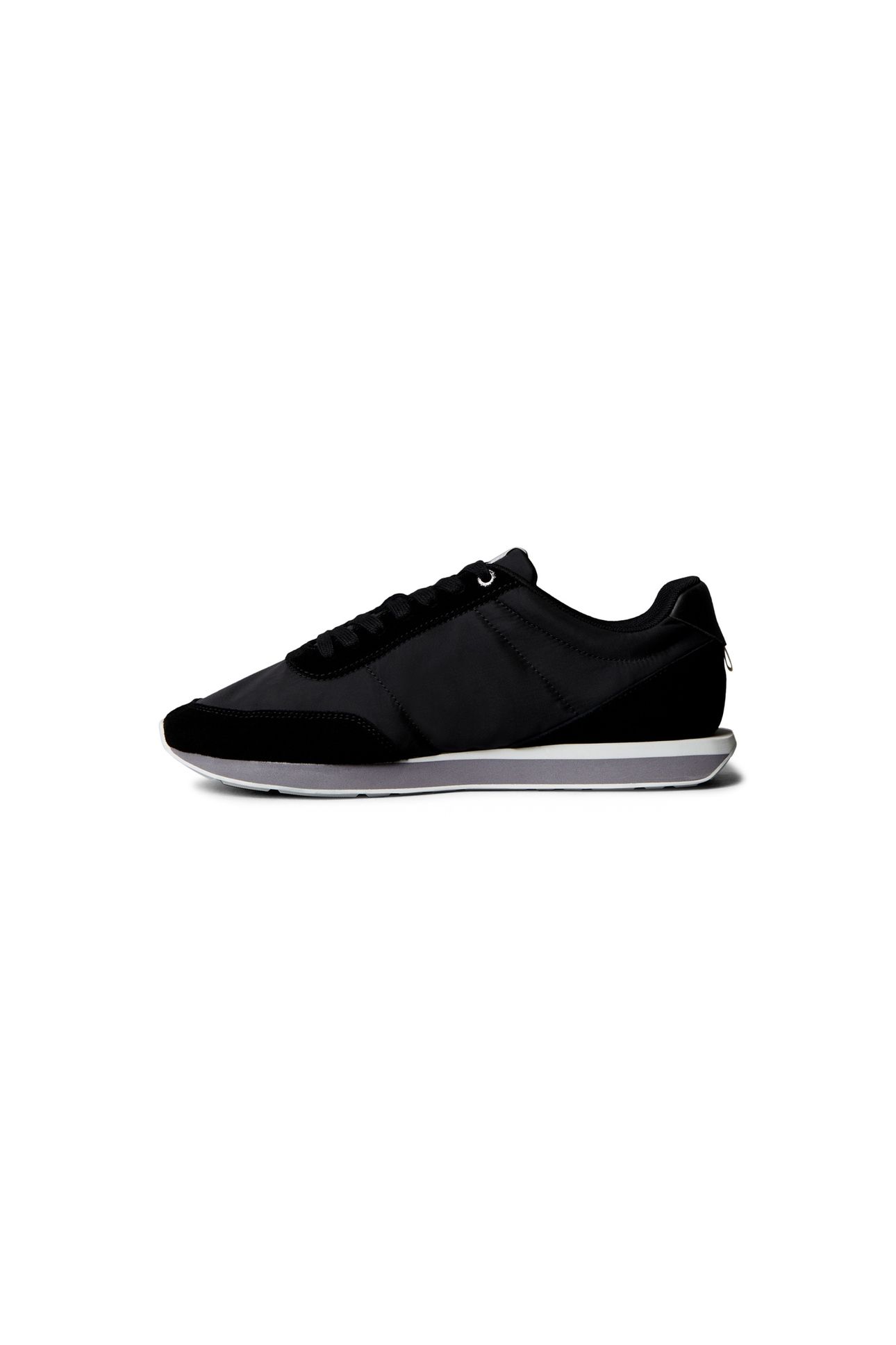 RETRO RUNNER ESSENTIAL MIX BLACK/STORMFRONT/VAPOROUS WHITE 2
