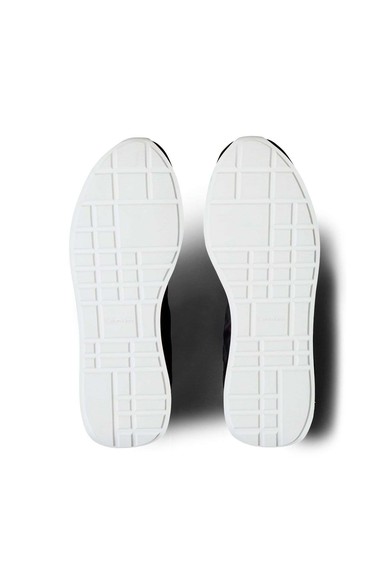 RETRO RUNNER ESSENTIAL MIX BLACK/STORMFRONT/VAPOROUS WHITE 5