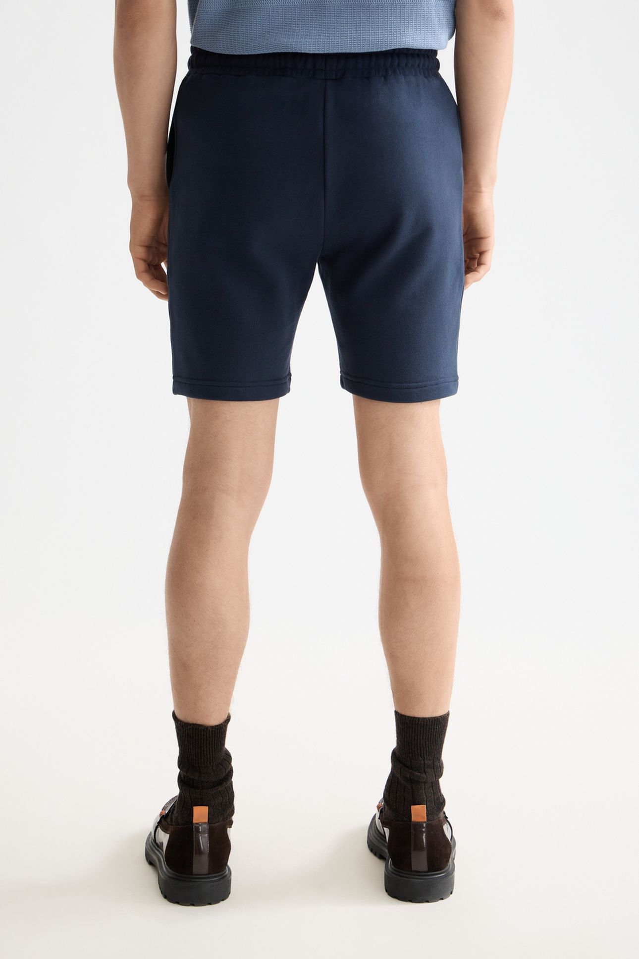 LOGO BADGE SWEATSHORTS SKY CAPTAIN 3