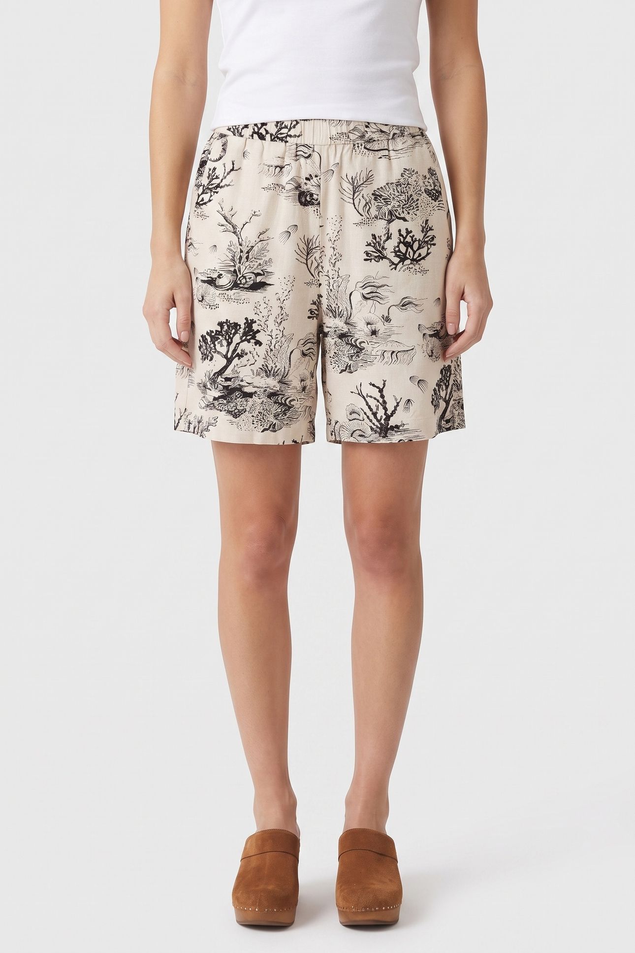 ELLIE SHORTS AOP BEIGE 1