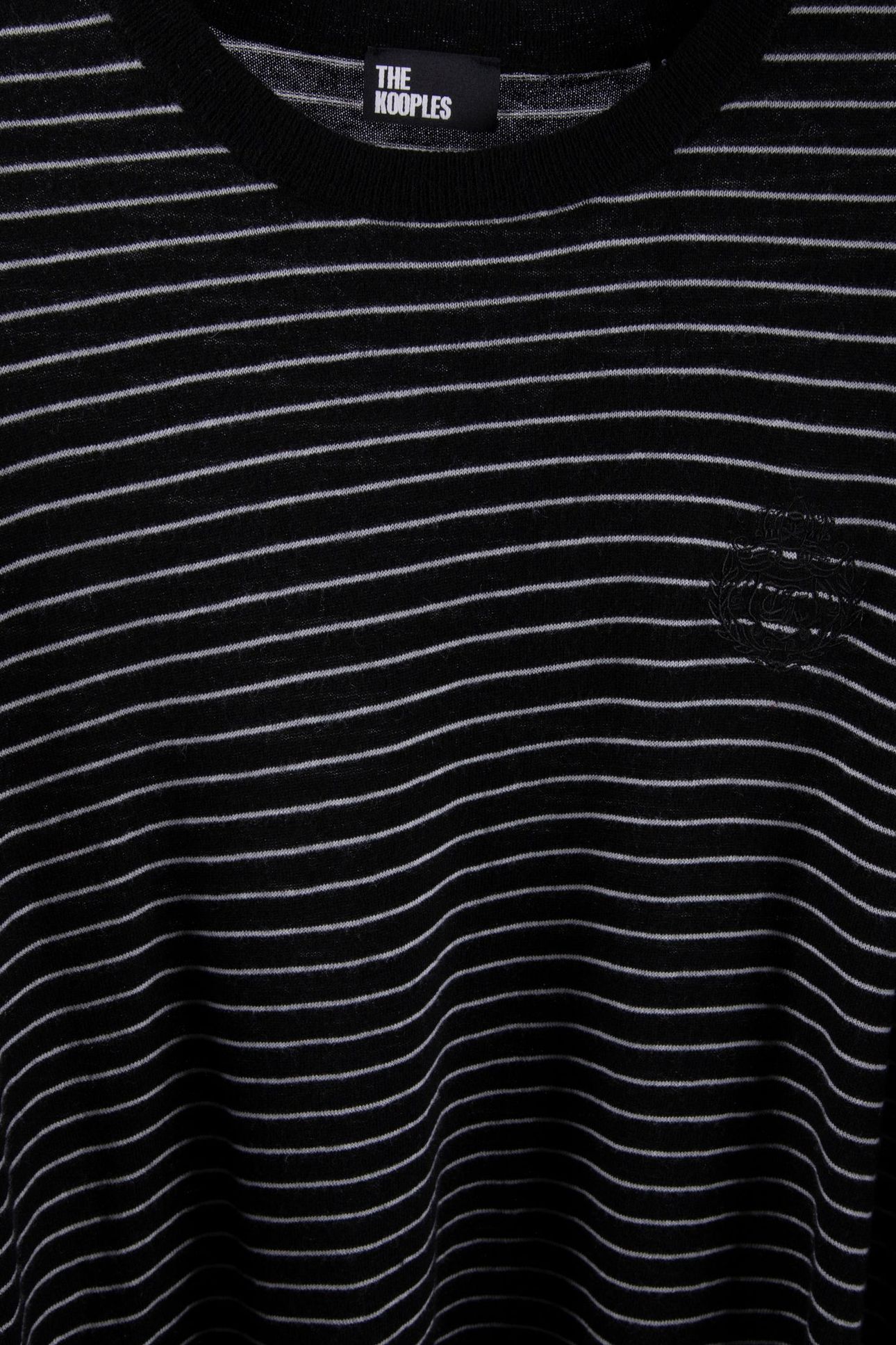 PULL COL ROND A RAYURES DETAIL BRODERIE BLACK / WHITE 4