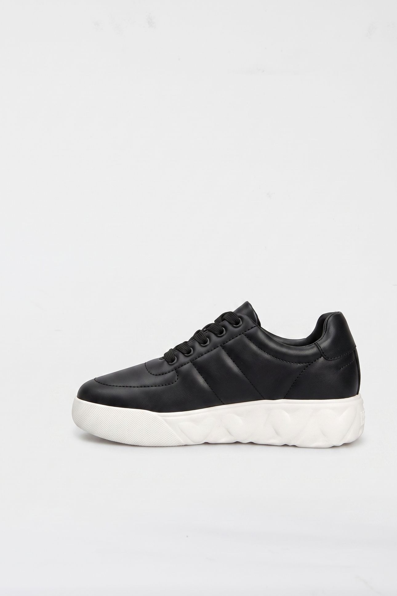 SNEAKERS BLACK 2