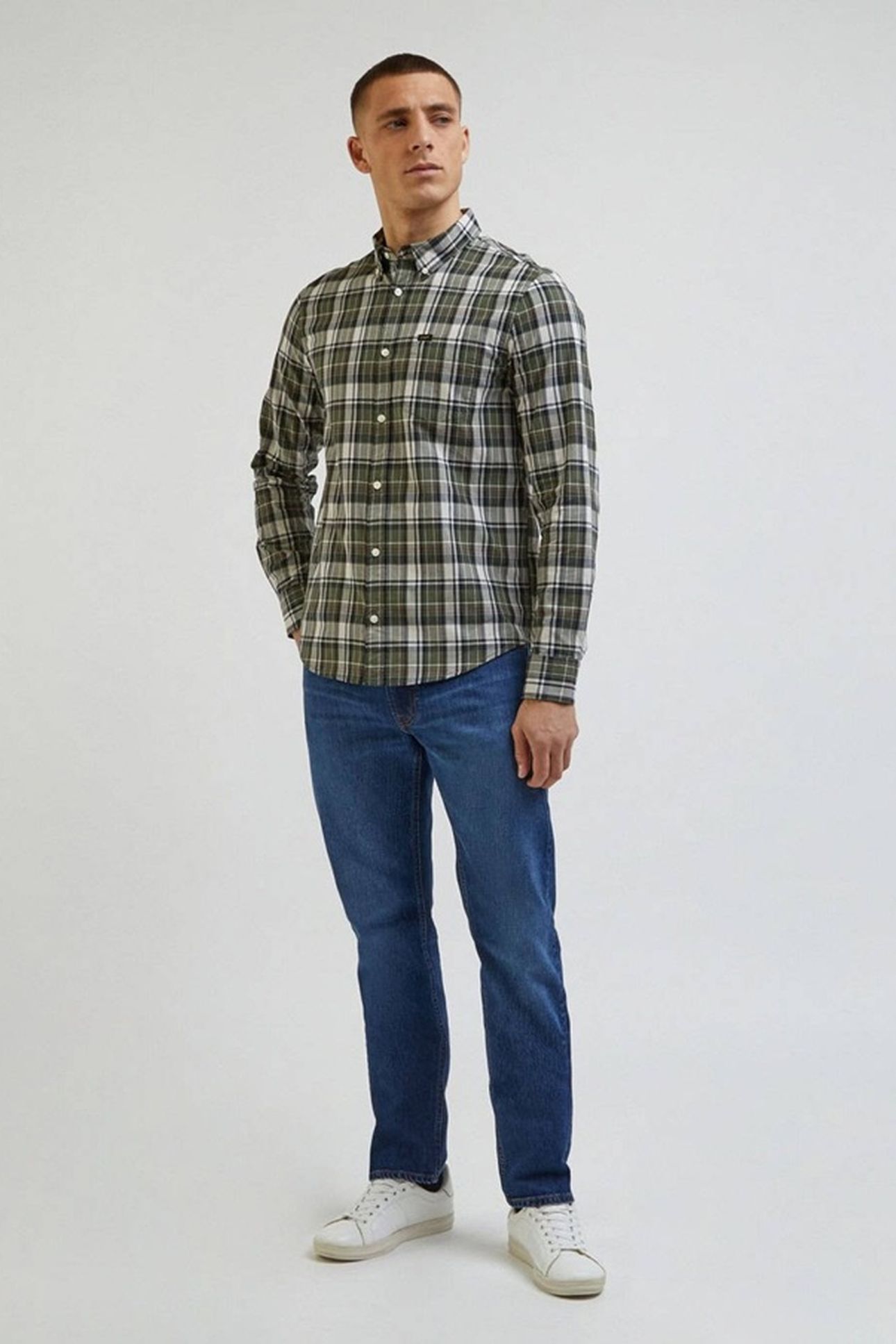 DAREN ON THE ROAD JEANS 2