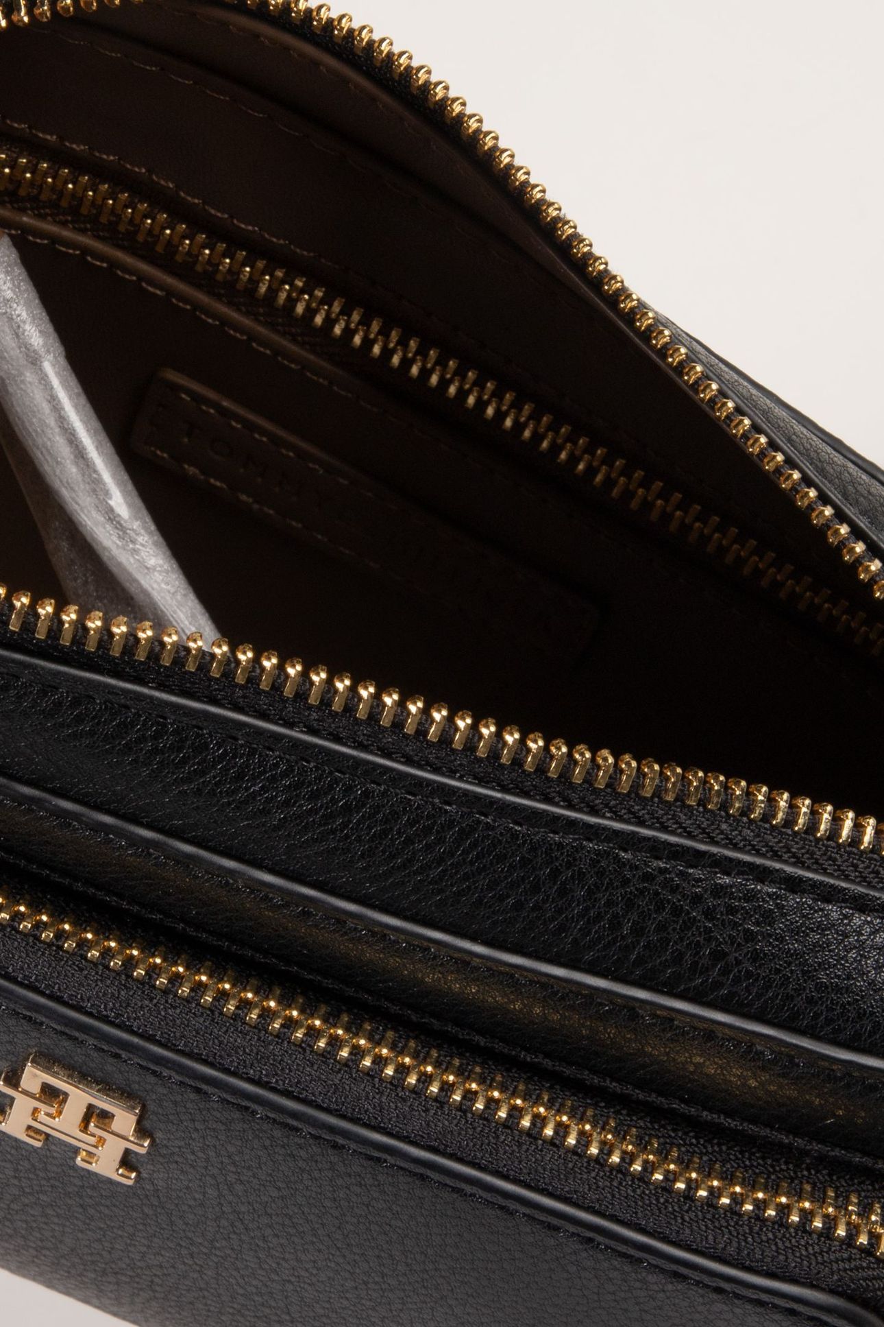 ICON CAMERA BAG BLACK 5