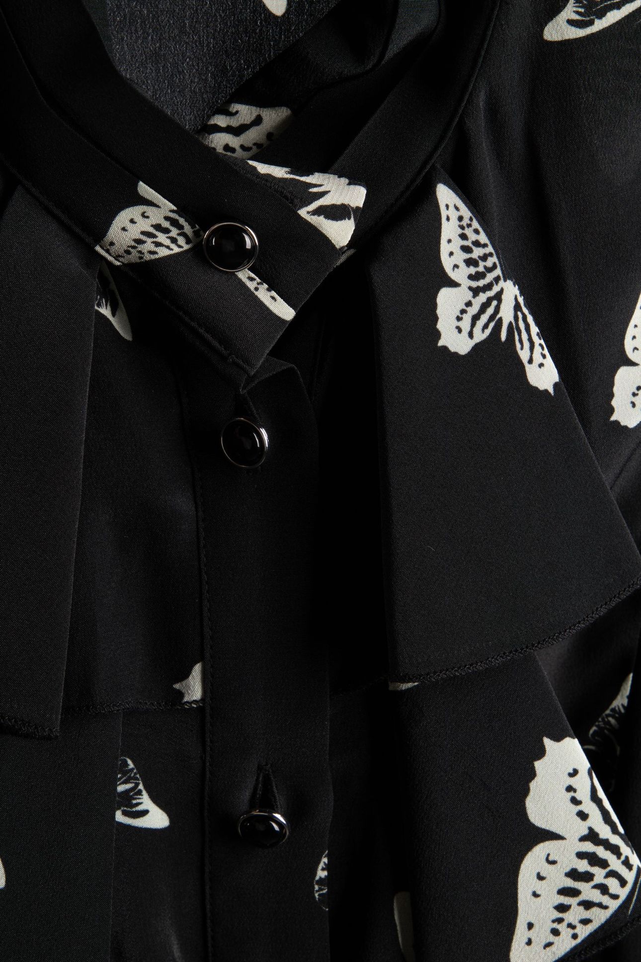 BUTTERLFY PRINT LONG-SLEEVED SHIRT BLACK WHITE 4