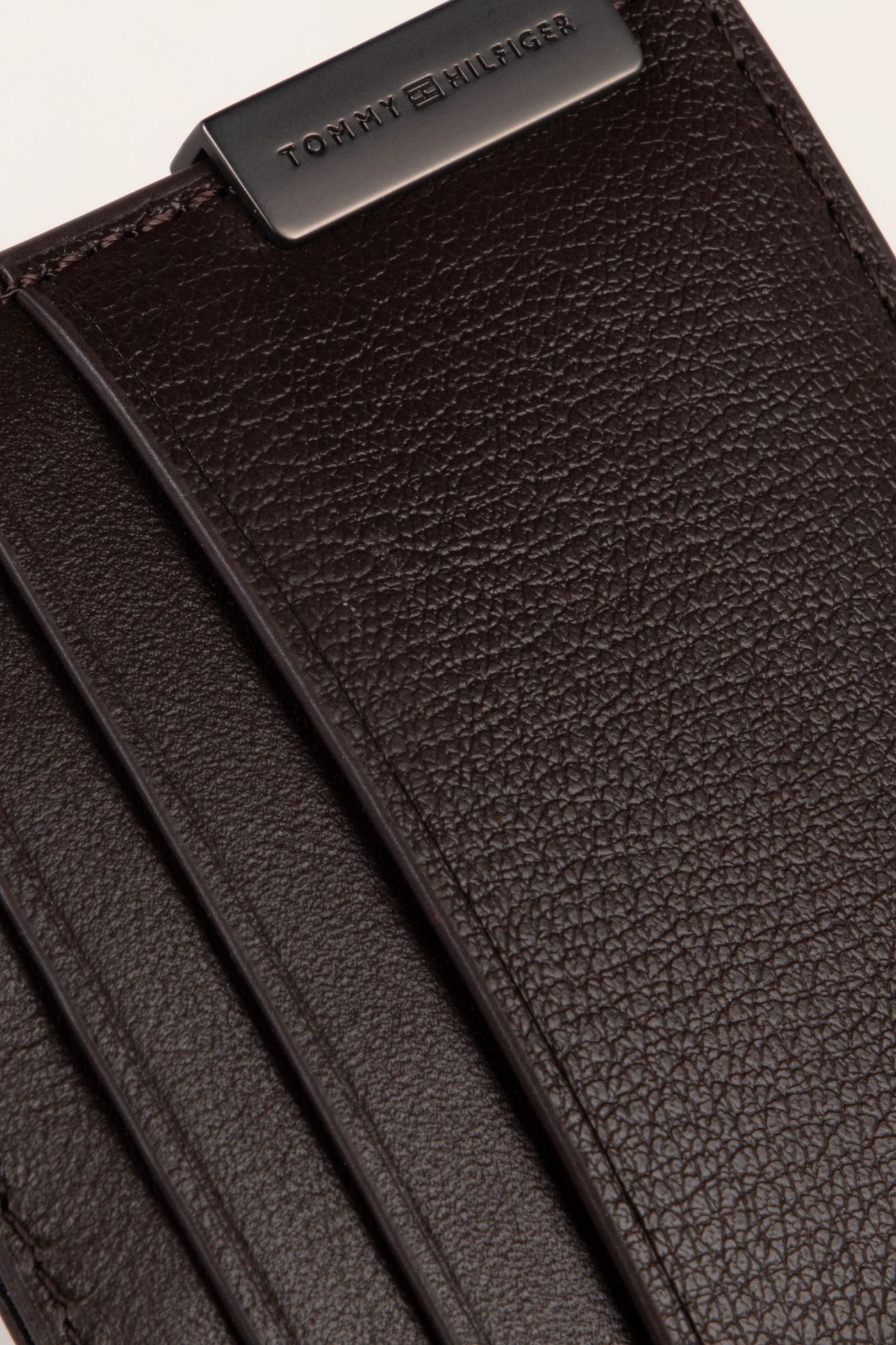 HARDWARE CARDHOLDER PRALINE 4
