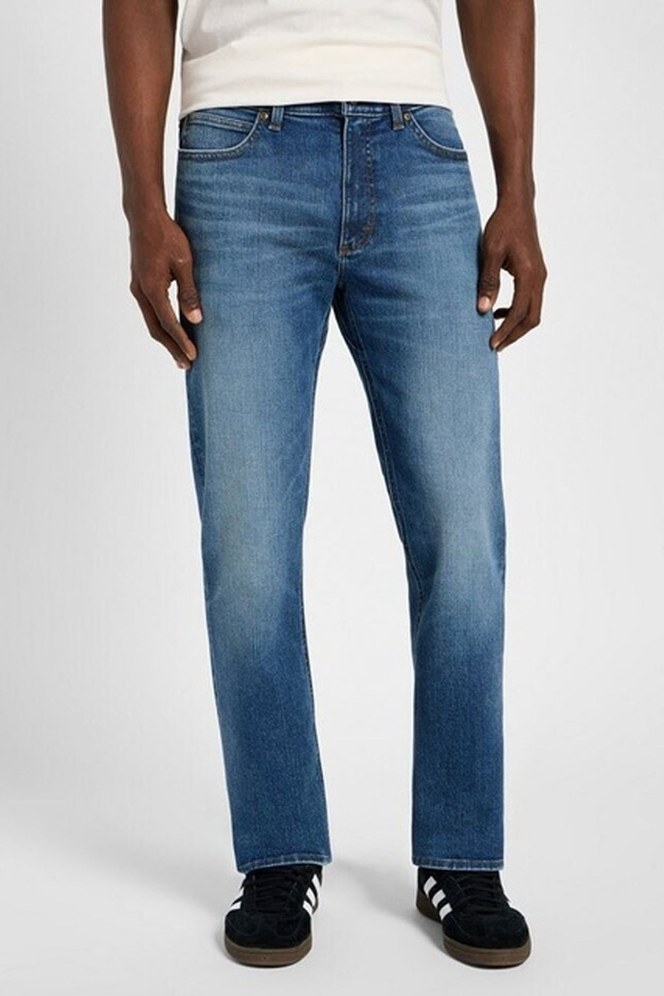 STRAIGHT CARZI JEANS 1