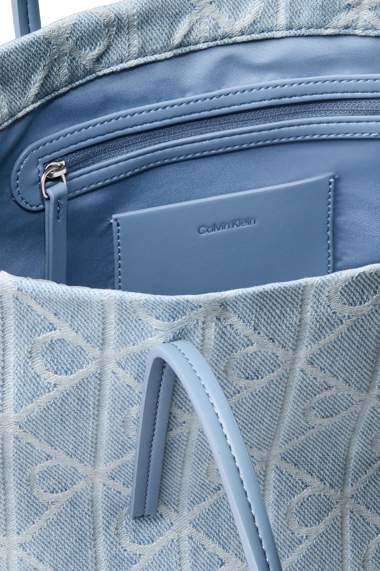 EMBLEM ALL-OVER PRINT DENIM SMALL BAG LIGHT WASH 4