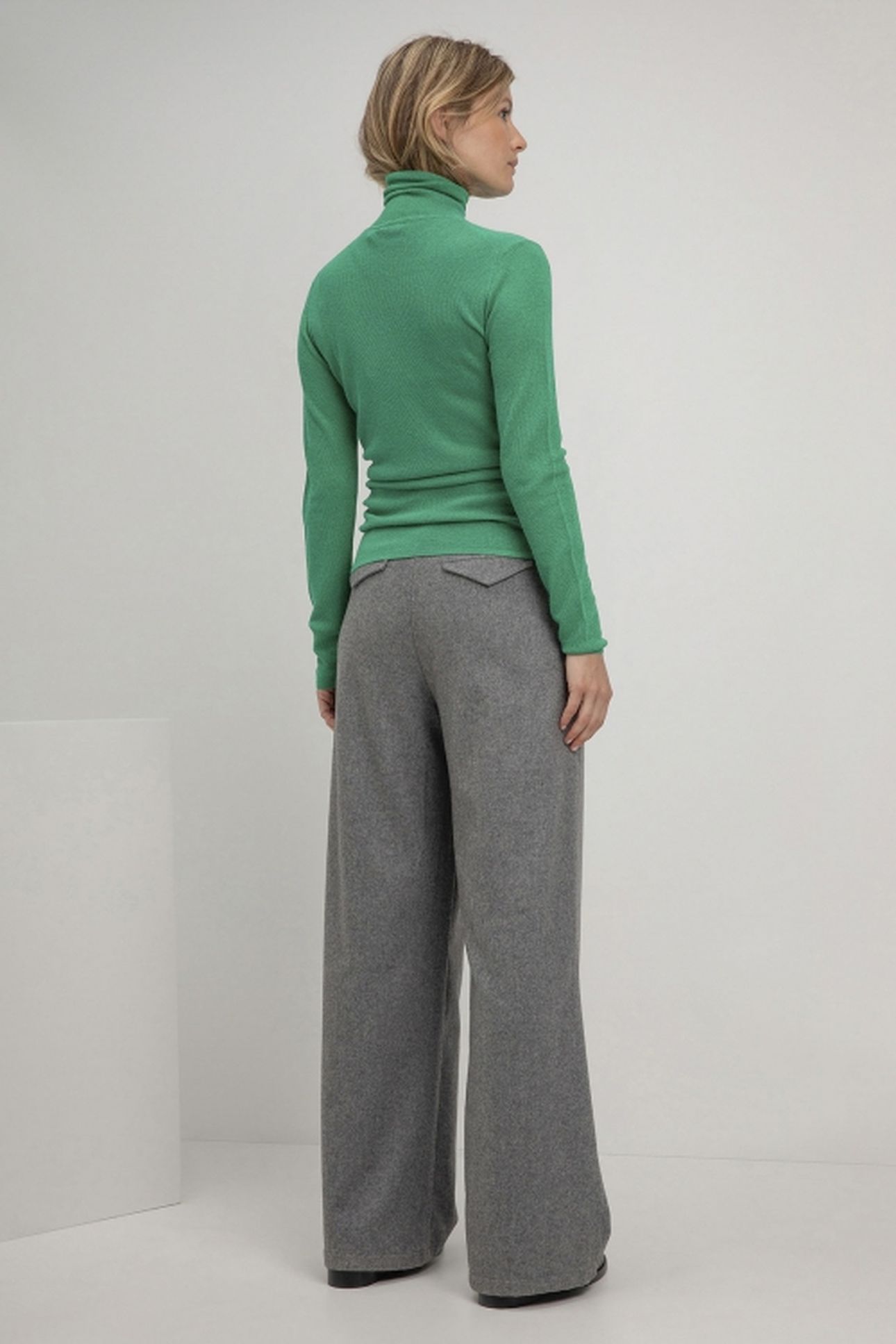 SAAR SWEATER PARROT GREEN 3