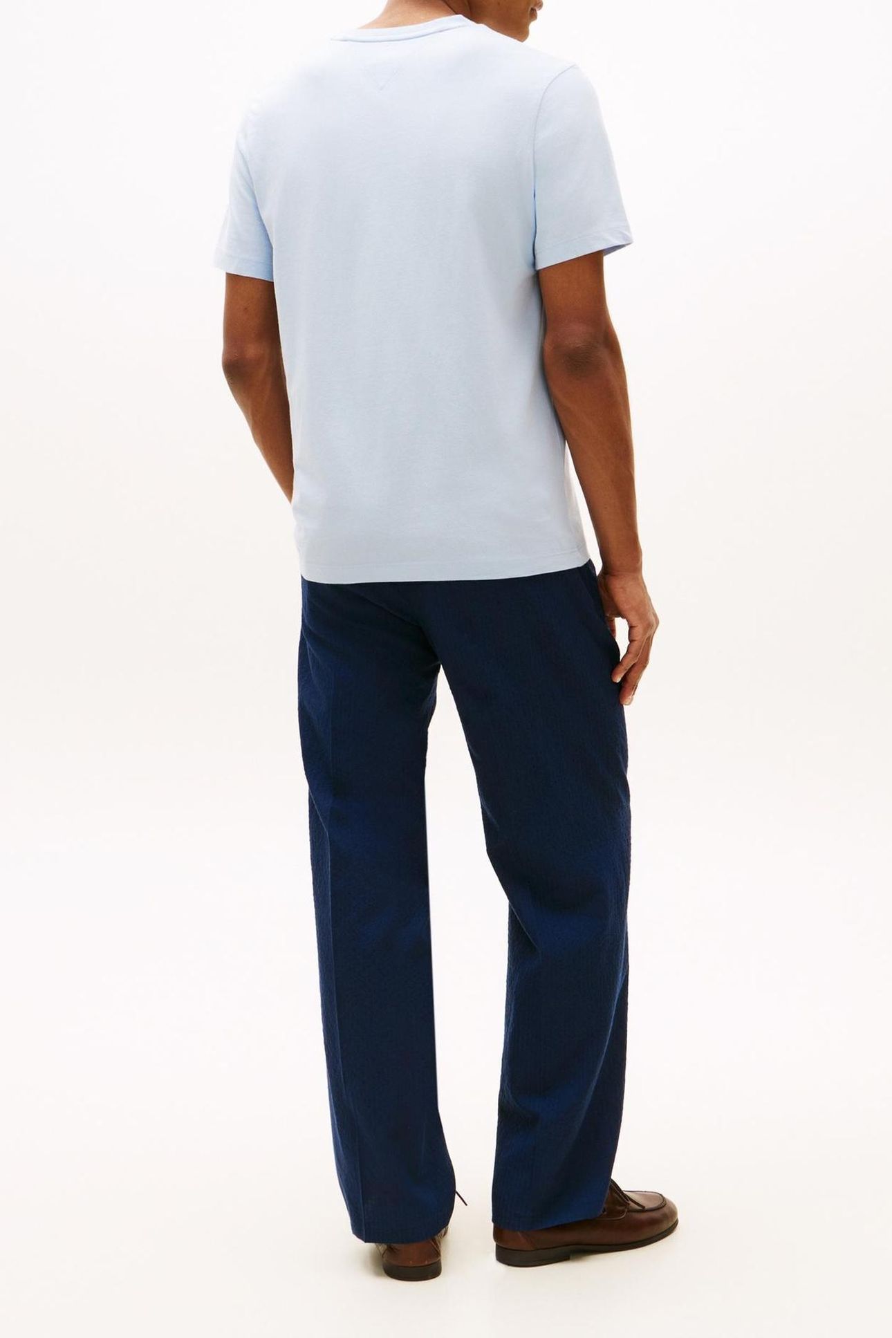 ESSENTIAL V-NECK TEE BREEZY BLUE 2