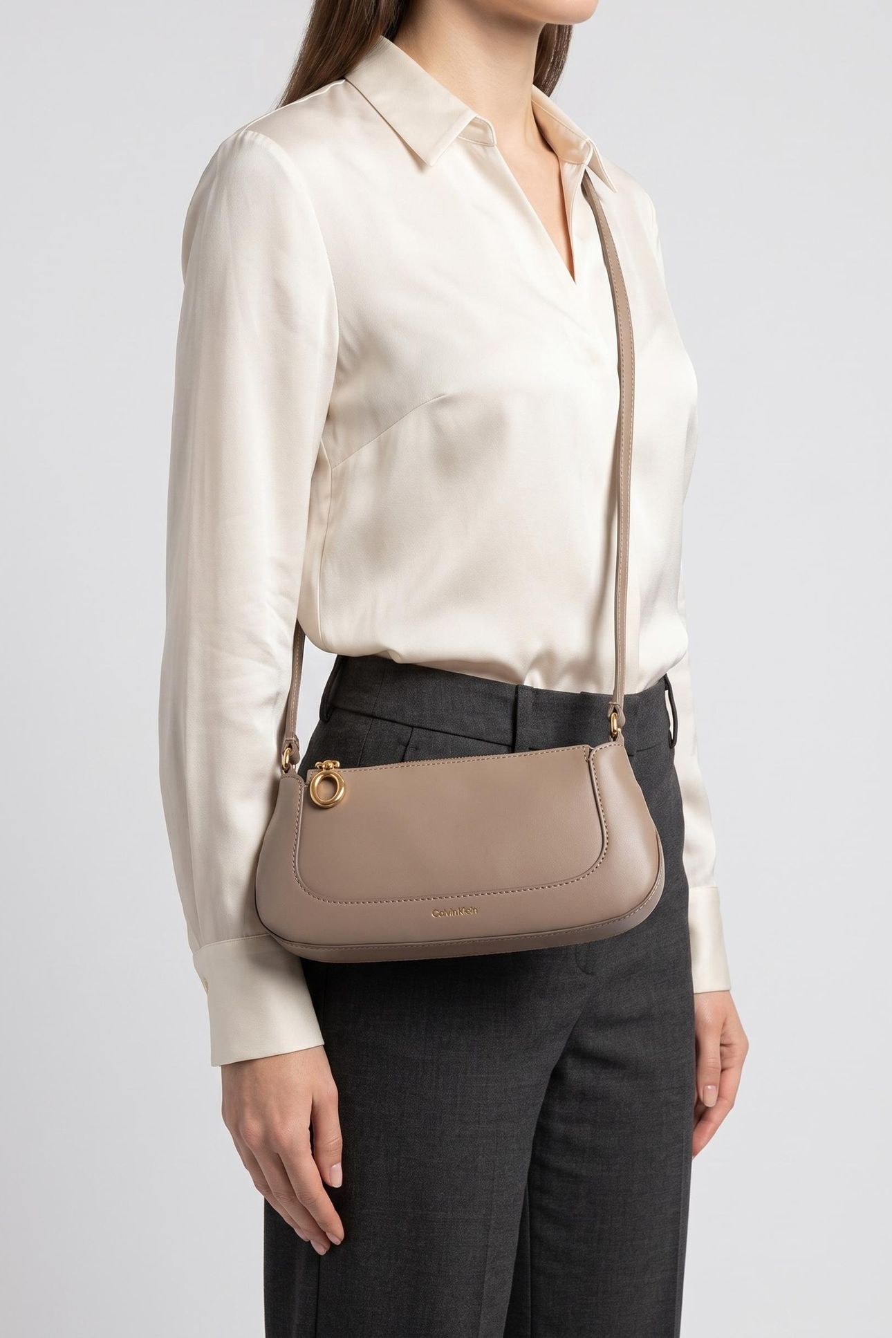 HARDWARE ZIP CROSSBODY BAG DESERT TAUPE 1