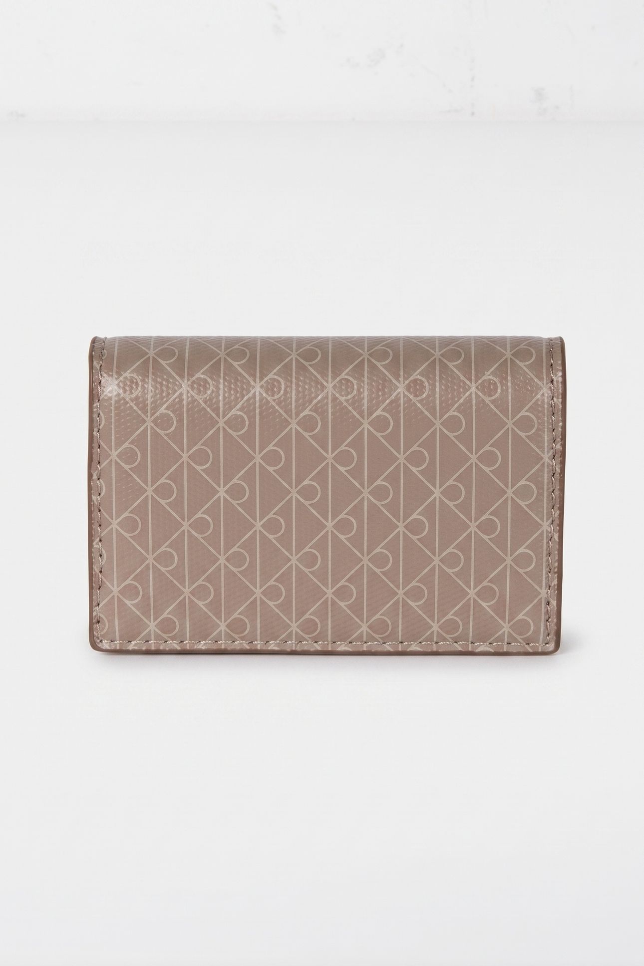 EMBLEM ACCORDION CARDHOLDER DESERT TAUPE 1