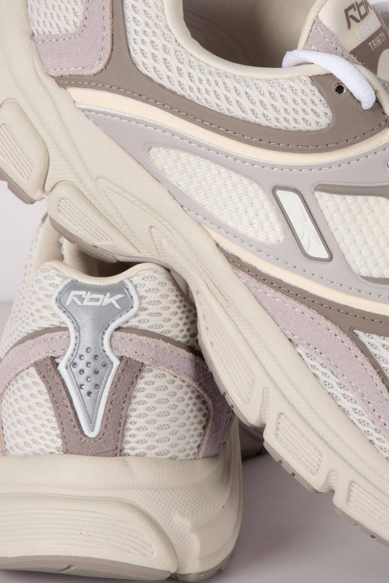 UNISEX RBK PREMIER TRINITY VINTAGE CHALK/HAZY GREY/ALABASTER 4