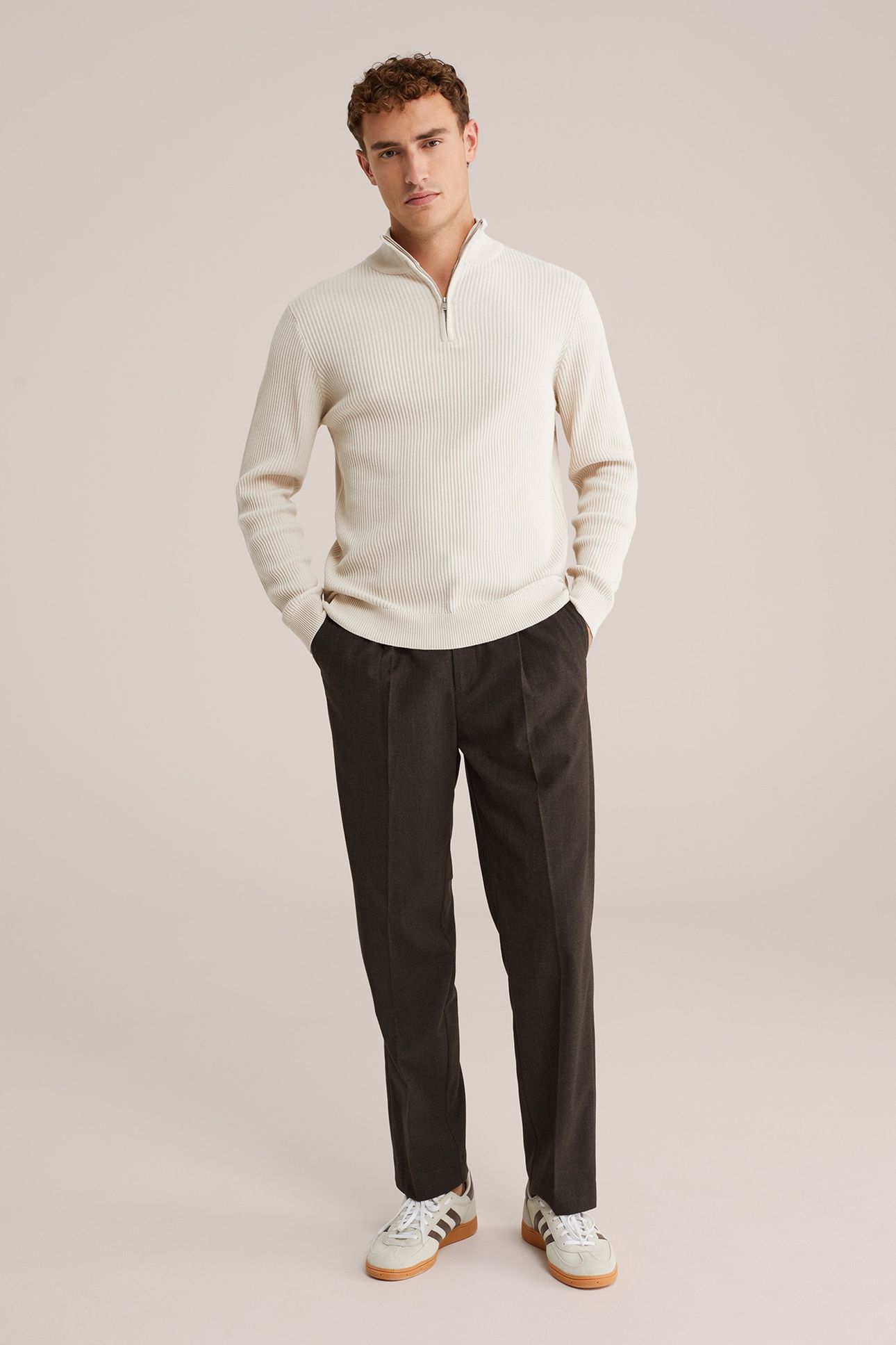 HALFWAY ZIPPER BEIGE 2