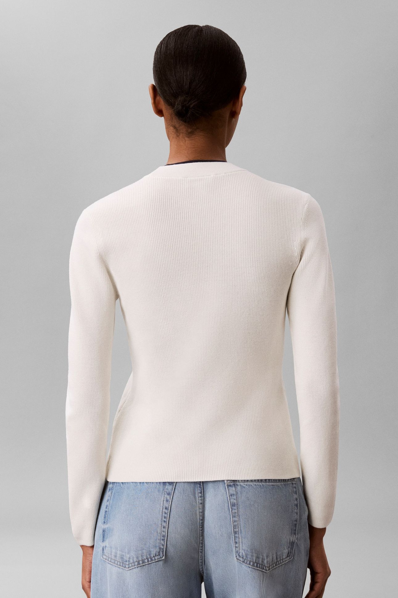 WOVEN LABEL LONG SLEEVE CREW TOFU 2