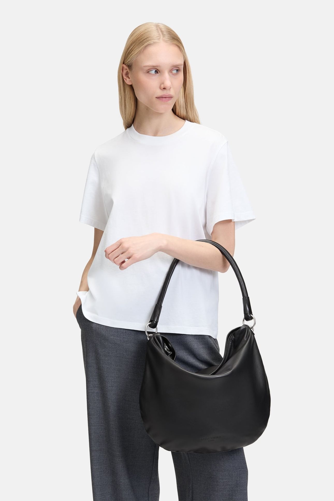 HOBO MEDIUM BLACK 1
