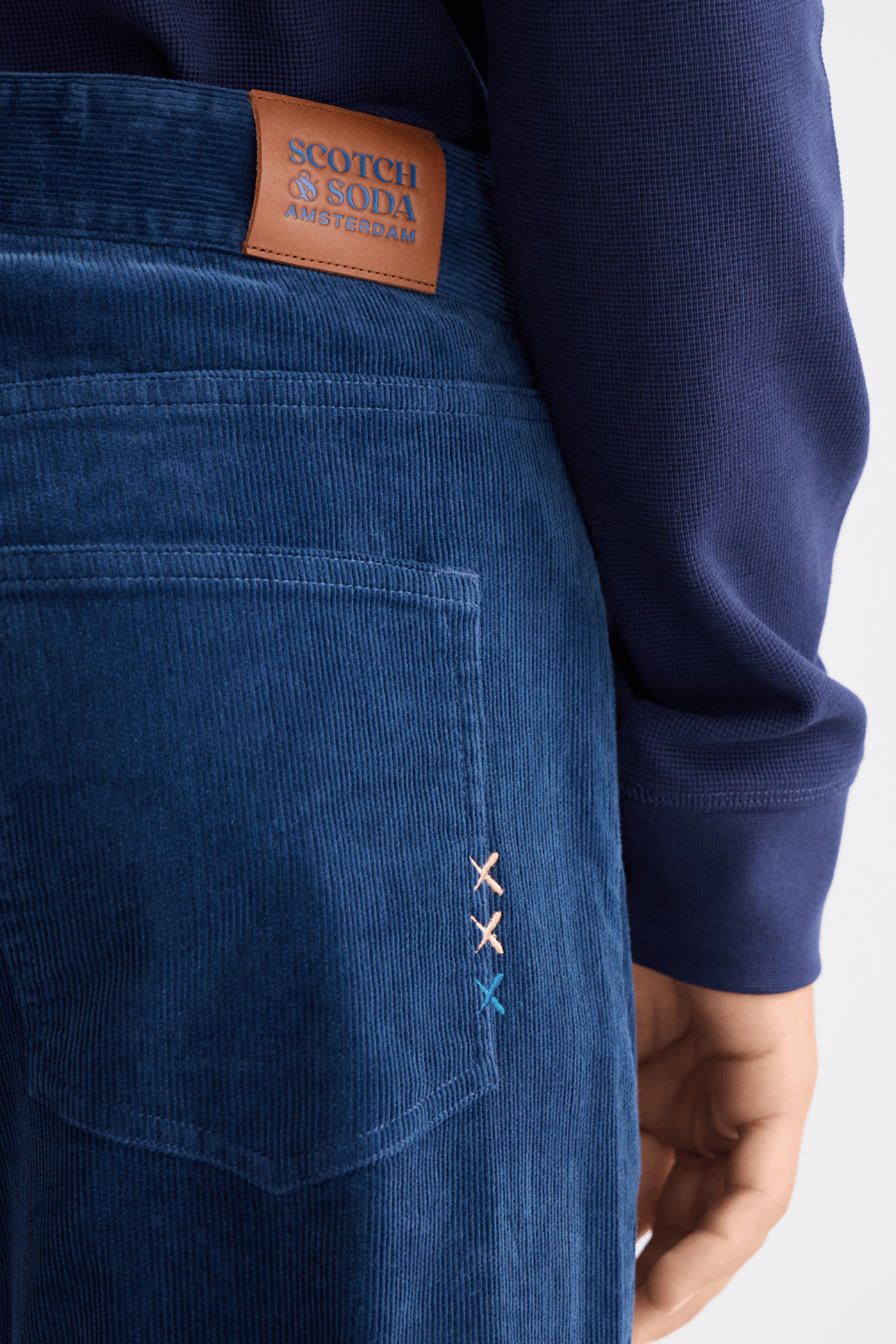 THE ZEE STRAIGHT JEANS IN COLOURED CORDUROY INSIGNIA BLUE 7