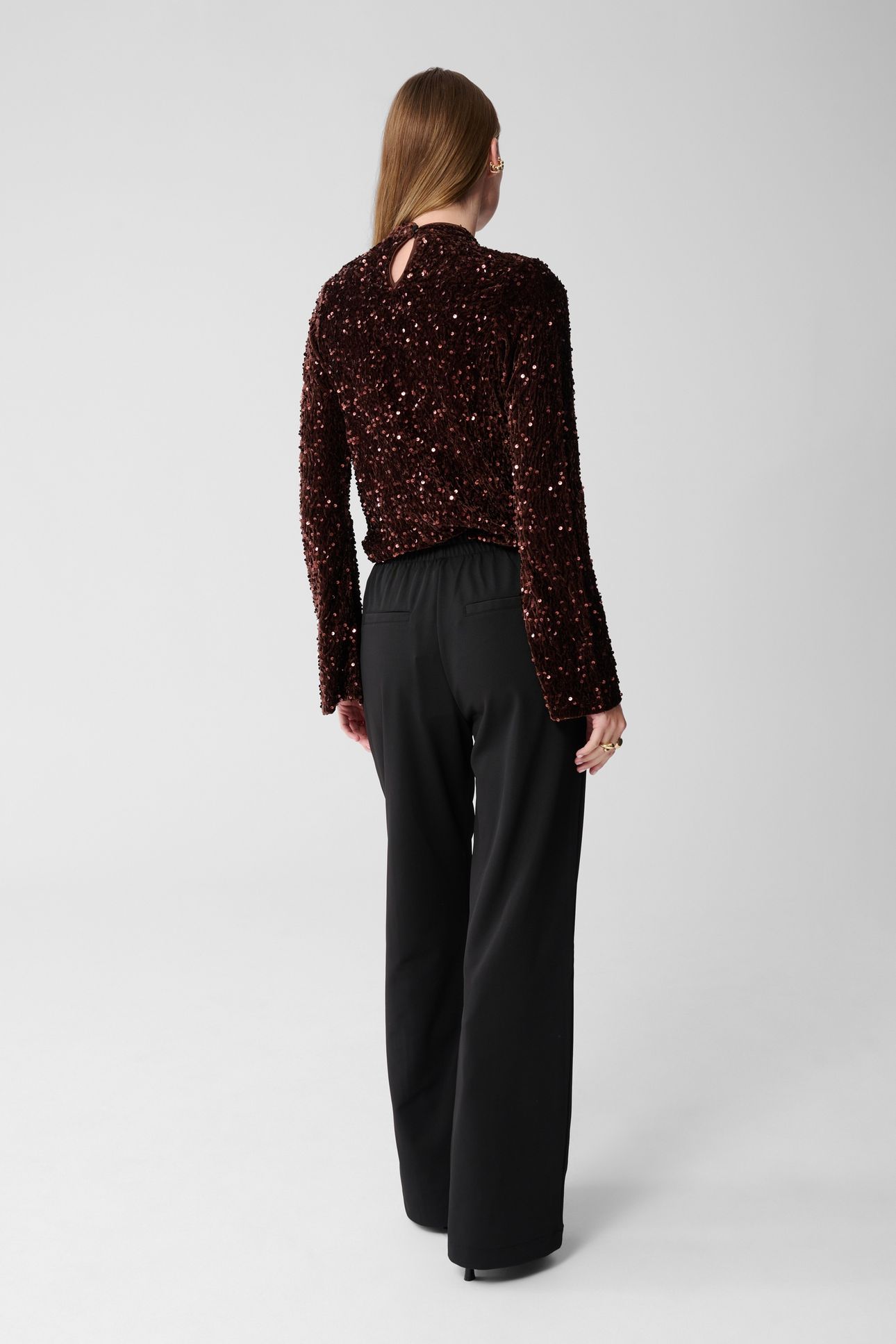 LA-SBCLEO FLARE SLEEVE TOP BROWN 2