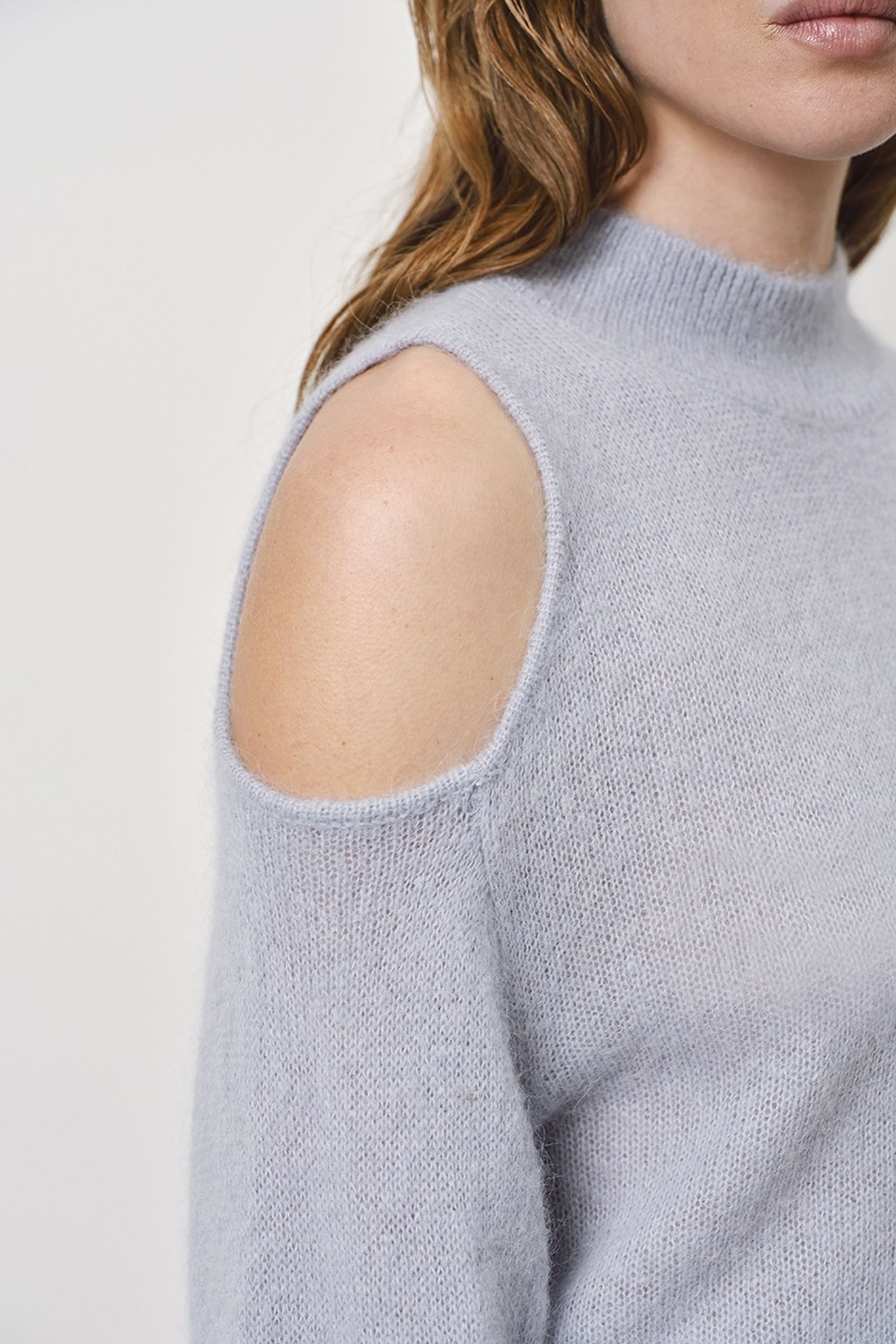 AVIEL OPEN SHOULDER SWEATER ICED BLUE 4