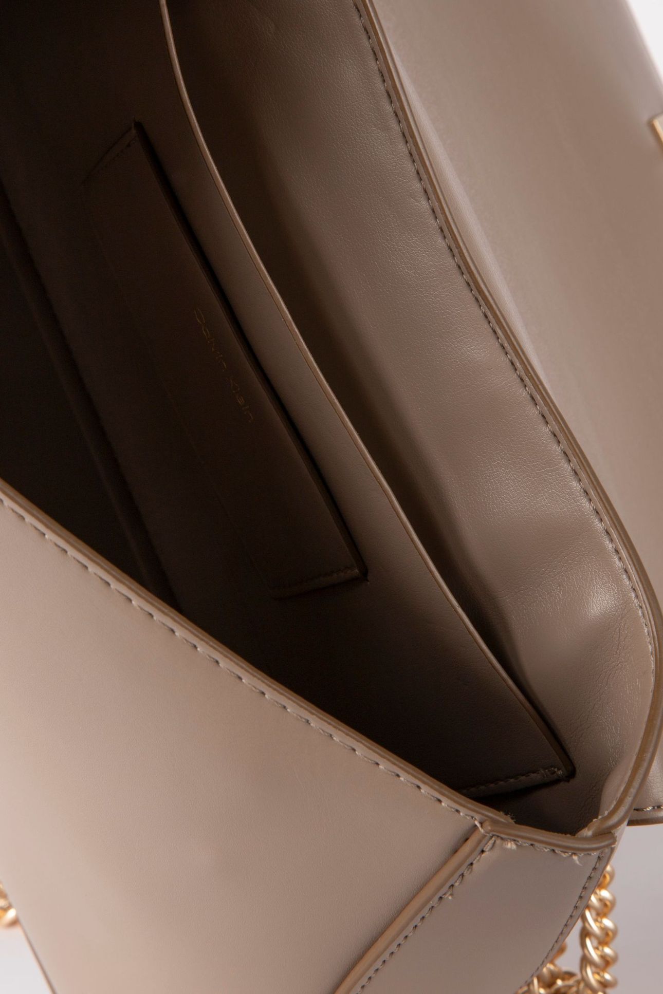 CK CONVERTIBLE CHAIN BRUSHED BAG DESERT TAUPE 5