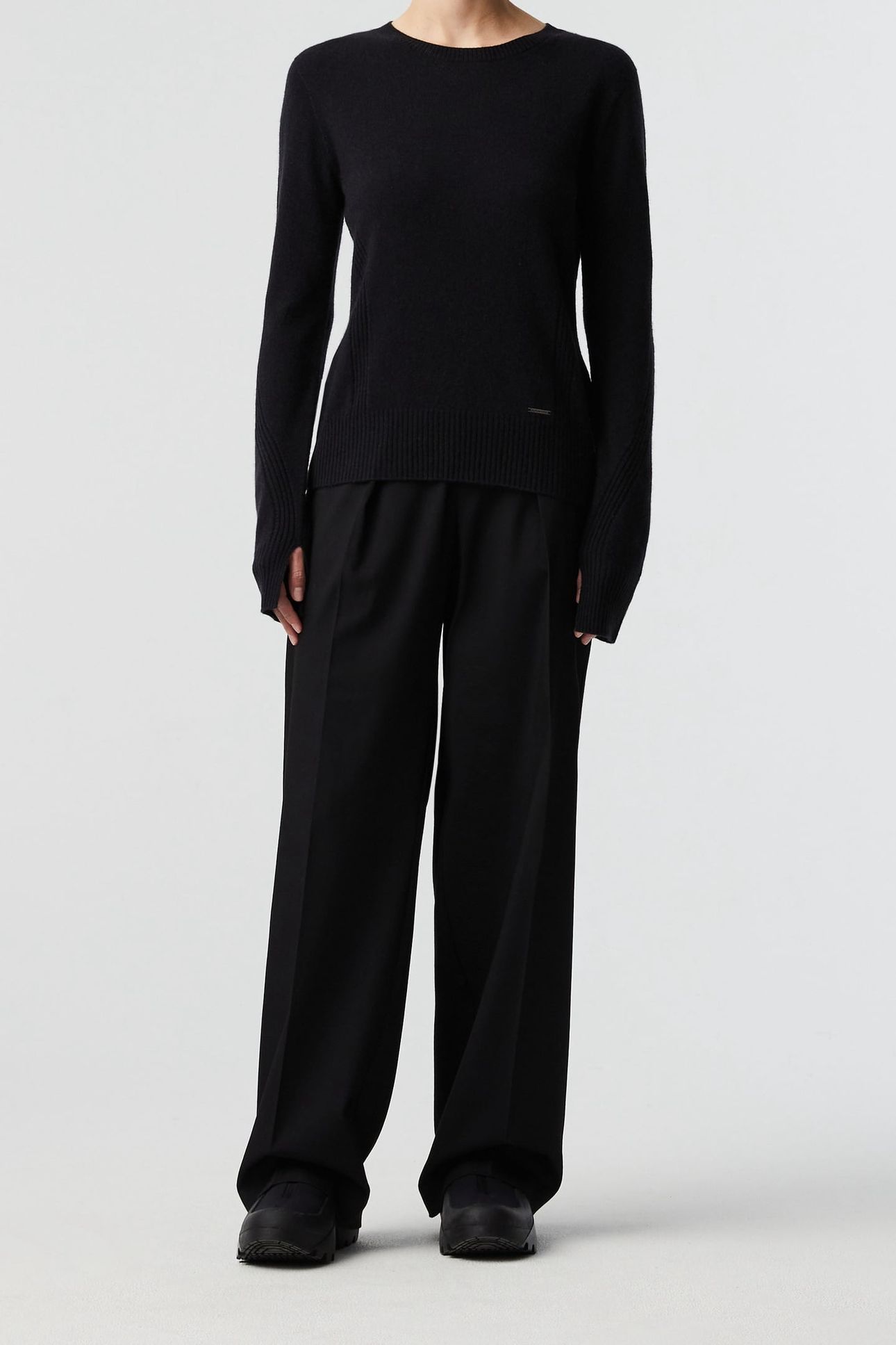 FEHES V1.Y8.02 PULLOVER BLACK 1