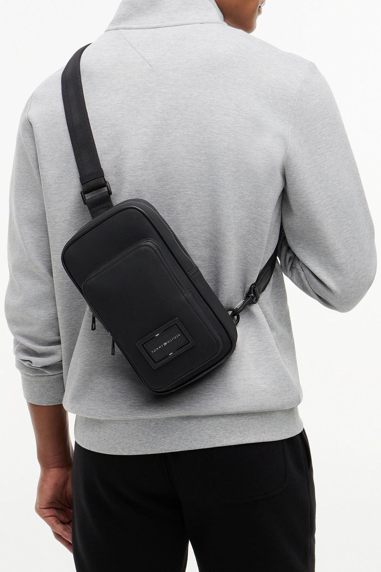 TH FOUNDATION SLINGBAG BLACK 1
